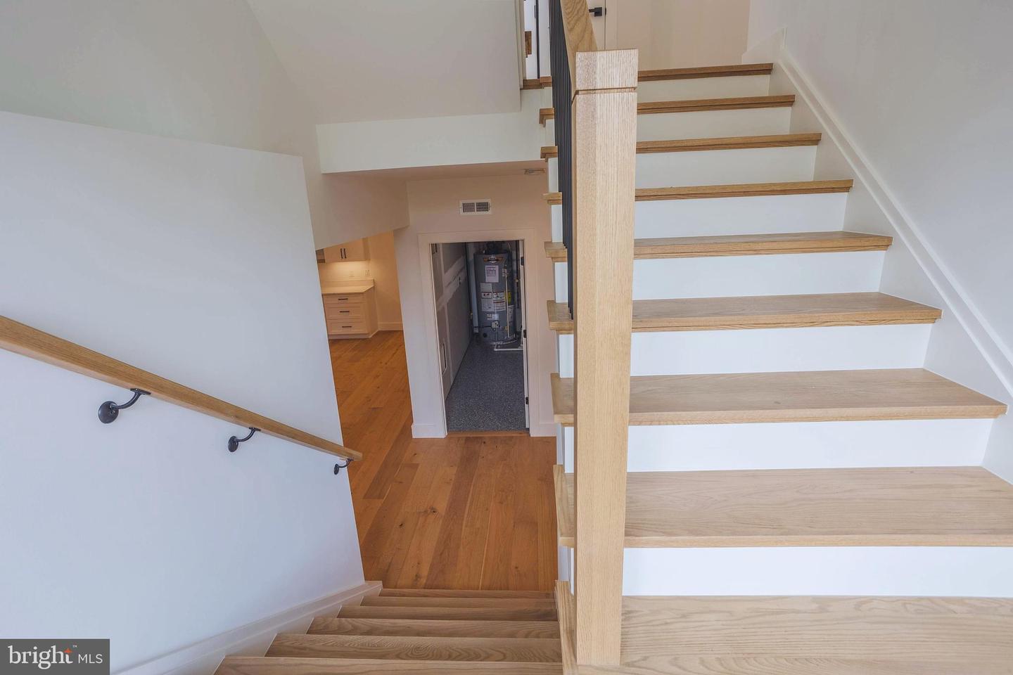 1208 ROSS DR SW, VIENNA, Virginia 22180, 6 Bedrooms Bedrooms, ,6 BathroomsBathrooms,Residential,For sale,1208 ROSS DR SW,VAFX2259866 MLS # VAFX2259866