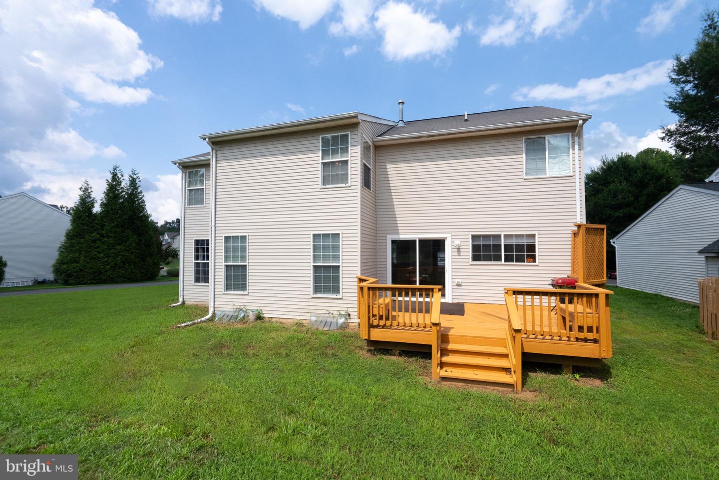 15725 MARBURY HEIGHTS WAY, DUMFRIES, Virginia 22025, 5 Bedrooms Bedrooms, ,3 BathroomsBathrooms,Residential,For sale,15725 MARBURY HEIGHTS WAY,VAPW2100764 MLS # VAPW2100764