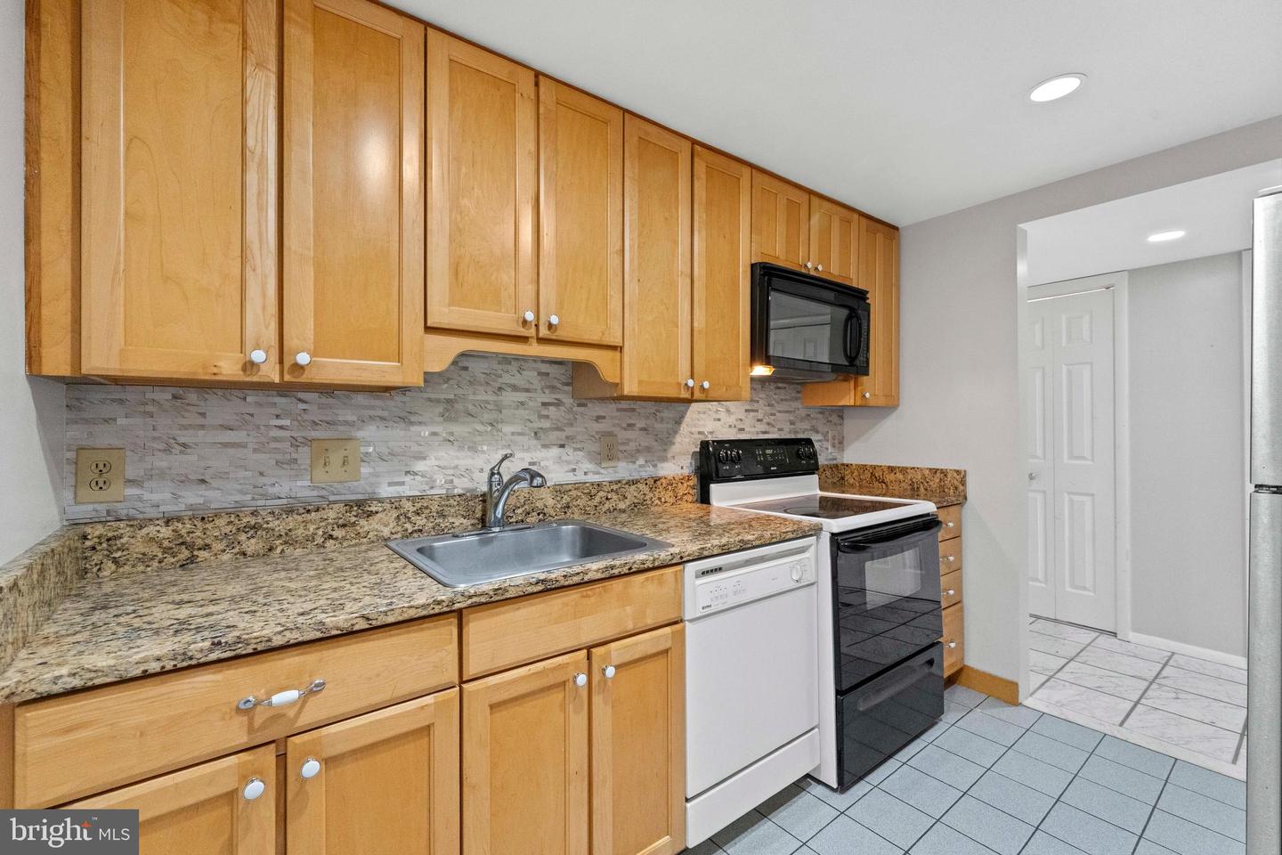 6300 STEVENSON AVE #907, ALEXANDRIA, Virginia 22304, 1 Bedroom Bedrooms, ,1 BathroomBathrooms,Residential,For sale,6300 STEVENSON AVE #907,VAAX2048224 MLS # VAAX2048224