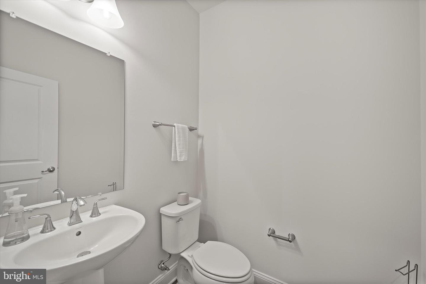 12404 PARKGATE DR, NOKESVILLE, Virginia 20181, 5 Bedrooms Bedrooms, ,6 BathroomsBathrooms,Residential,For sale,12404 PARKGATE DR,VAPW2100774 MLS # VAPW2100774
