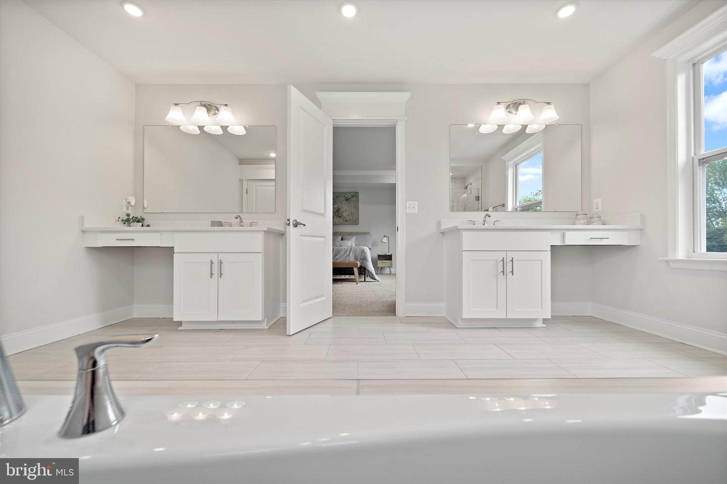 12404 PARKGATE DR, NOKESVILLE, Virginia 20181, 5 Bedrooms Bedrooms, ,6 BathroomsBathrooms,Residential,For sale,12404 PARKGATE DR,VAPW2100774 MLS # VAPW2100774