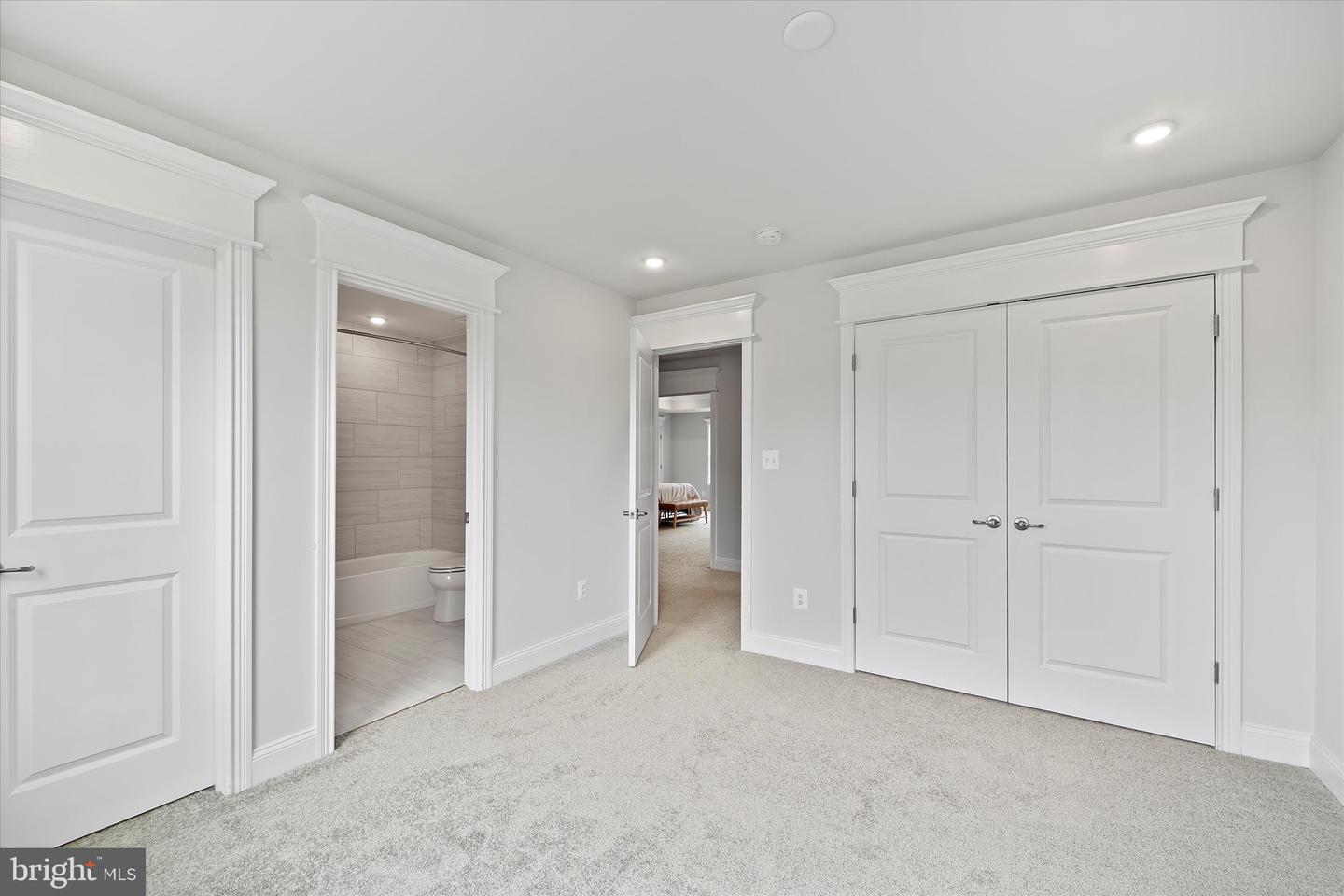 12404 PARKGATE DR, NOKESVILLE, Virginia 20181, 5 Bedrooms Bedrooms, ,6 BathroomsBathrooms,Residential,For sale,12404 PARKGATE DR,VAPW2100774 MLS # VAPW2100774