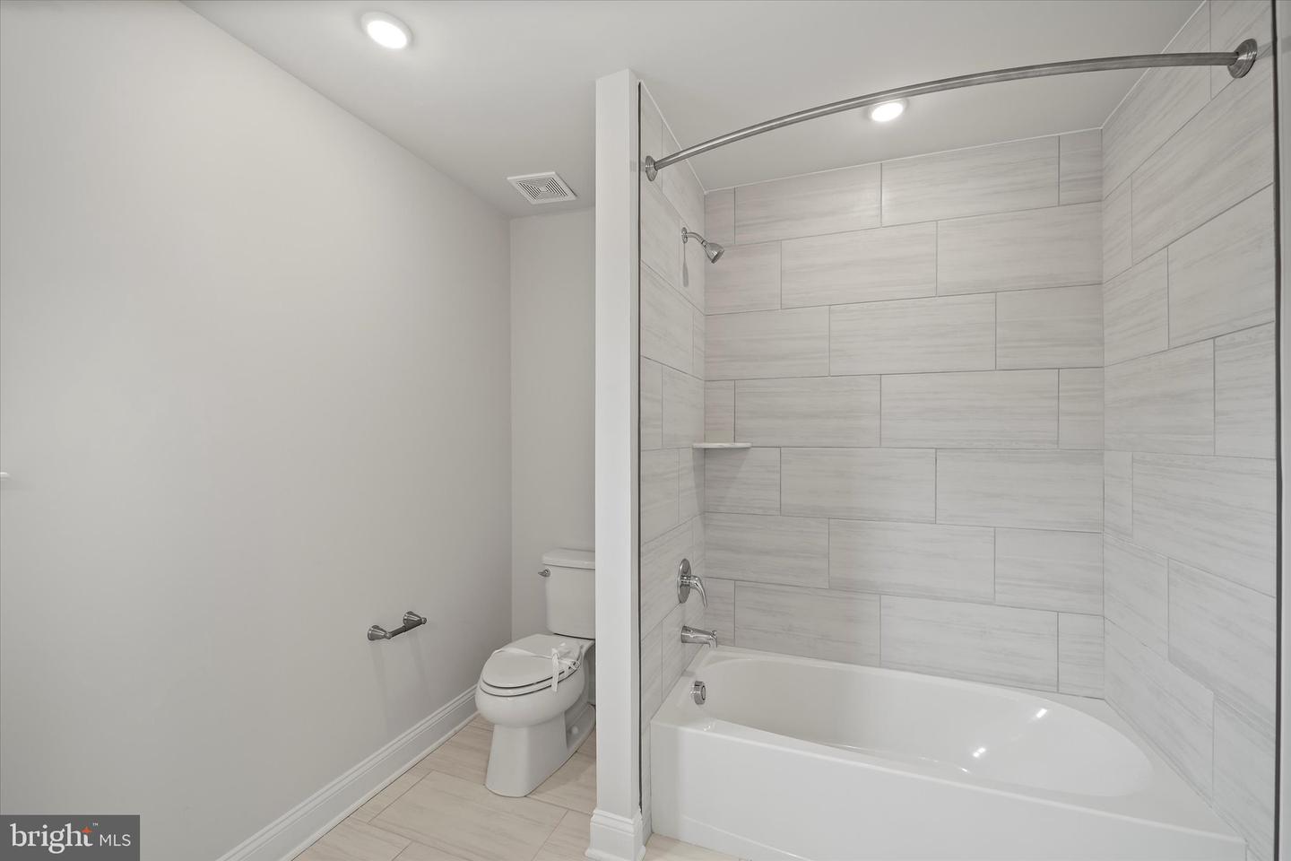 12404 PARKGATE DR, NOKESVILLE, Virginia 20181, 5 Bedrooms Bedrooms, ,6 BathroomsBathrooms,Residential,For sale,12404 PARKGATE DR,VAPW2100774 MLS # VAPW2100774
