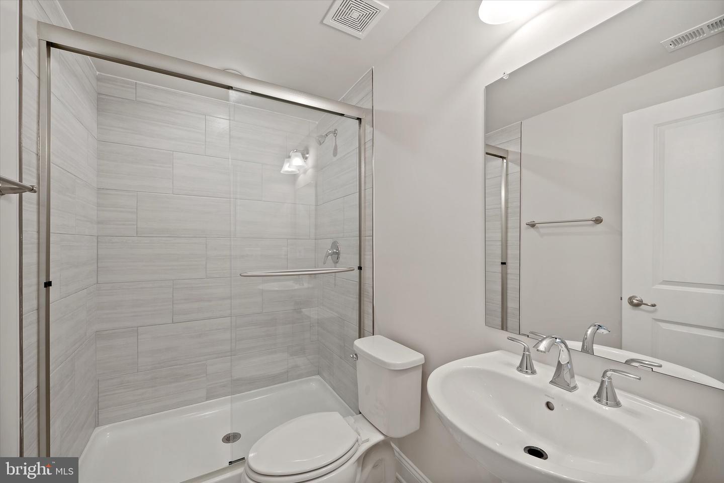 12404 PARKGATE DR, NOKESVILLE, Virginia 20181, 5 Bedrooms Bedrooms, ,6 BathroomsBathrooms,Residential,For sale,12404 PARKGATE DR,VAPW2100774 MLS # VAPW2100774