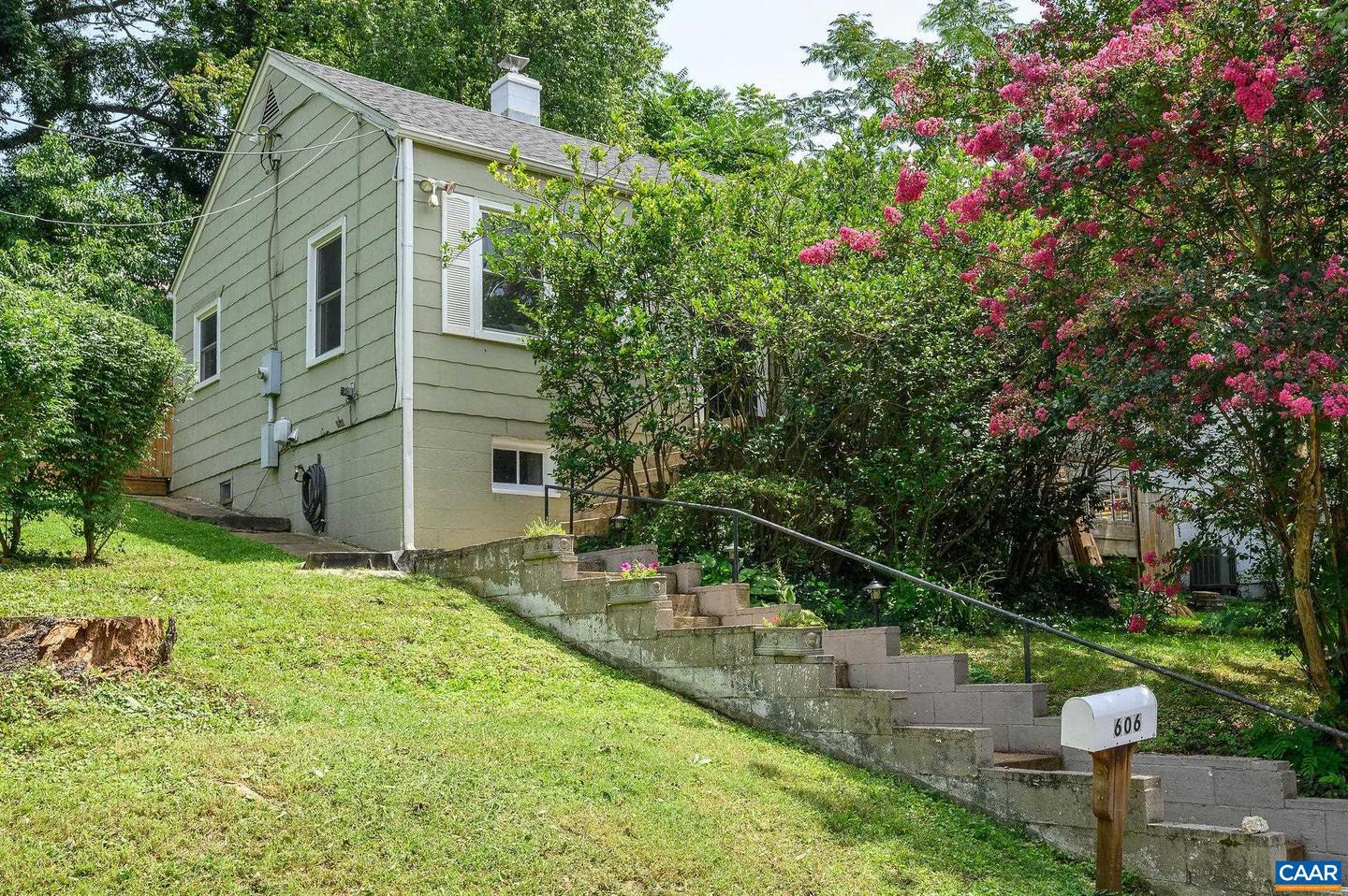 606 MCINTIRE RD, CHARLOTTESVILLE, Virginia 22902, 2 Bedrooms Bedrooms, ,1 BathroomBathrooms,Residential,For sale,606 MCINTIRE RD,667479 MLS # 667479