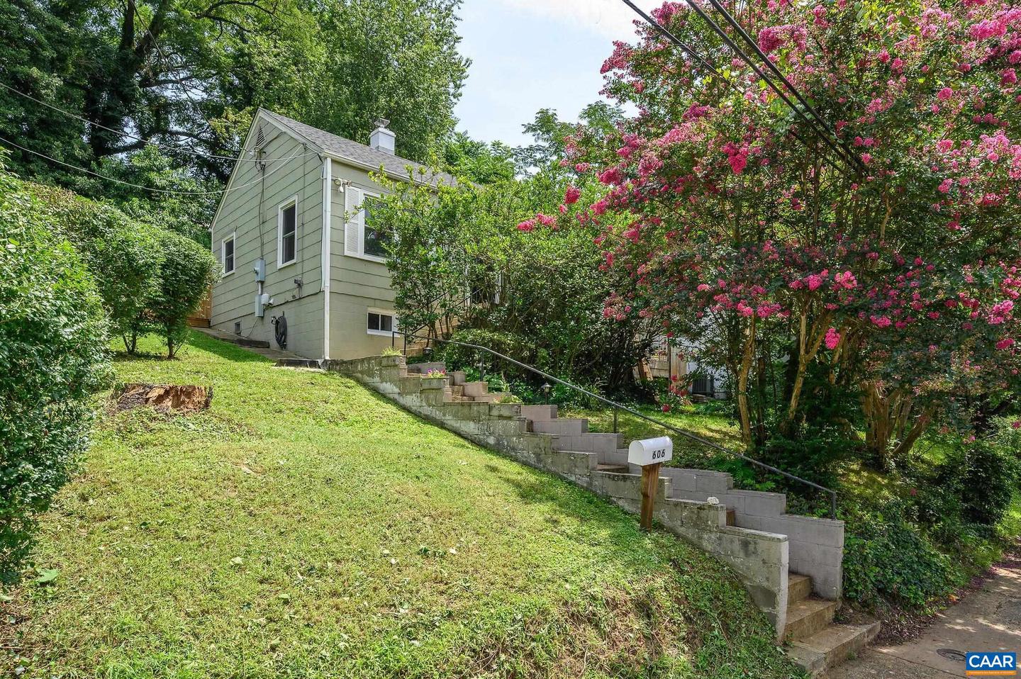 606 MCINTIRE RD, CHARLOTTESVILLE, Virginia 22902, 2 Bedrooms Bedrooms, ,1 BathroomBathrooms,Residential,For sale,606 MCINTIRE RD,667479 MLS # 667479