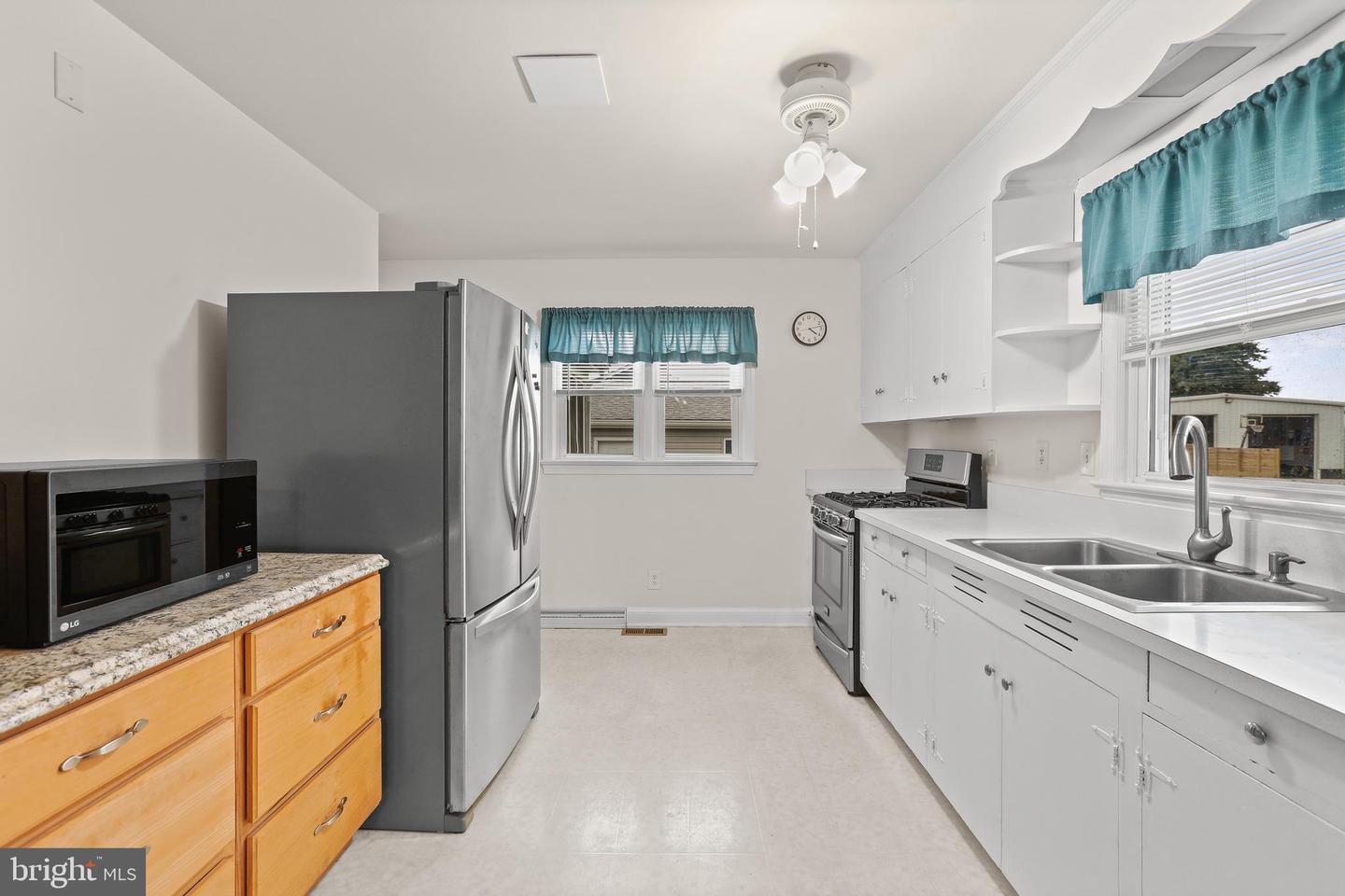 8043 CHANCELLOR RD, FREDERICKSBURG, Virginia 22407, 5 Bedrooms Bedrooms, 13 Rooms Rooms,5 BathroomsBathrooms,Residential,For sale,8043 CHANCELLOR RD,VASP2035244 MLS # VASP2035244