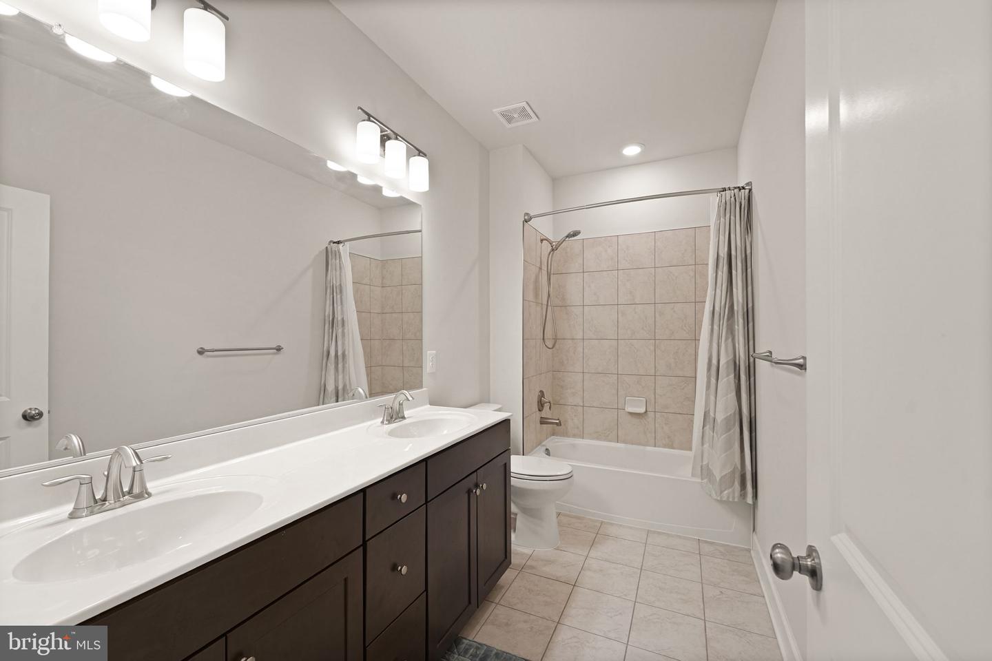 22506 WILSON VIEW TER, ASHBURN, Virginia 20148, 3 Bedrooms Bedrooms, ,2 BathroomsBathrooms,Residential,For sale,22506 WILSON VIEW TER,VALO2104010 MLS # VALO2104010
