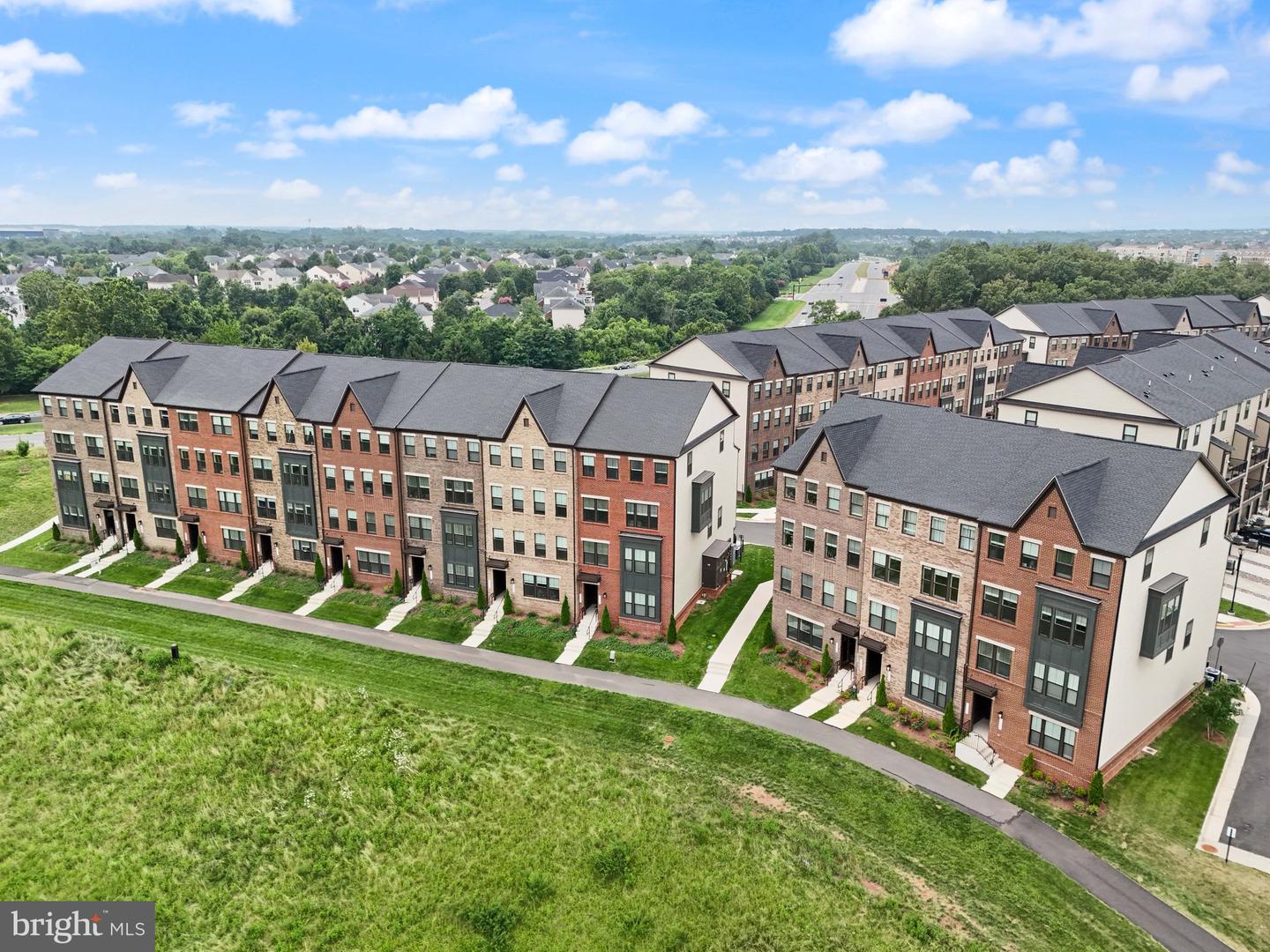 22506 WILSON VIEW TER, ASHBURN, Virginia 20148, 3 Bedrooms Bedrooms, ,2 BathroomsBathrooms,Residential,For sale,22506 WILSON VIEW TER,VALO2104010 MLS # VALO2104010