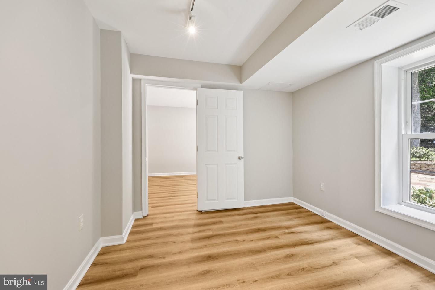2005 ADAMS HILL RD, VIENNA, Virginia 22182, 5 Bedrooms Bedrooms, ,2 BathroomsBathrooms,Residential,For sale,2005 ADAMS HILL RD,VAFX2259628 MLS # VAFX2259628