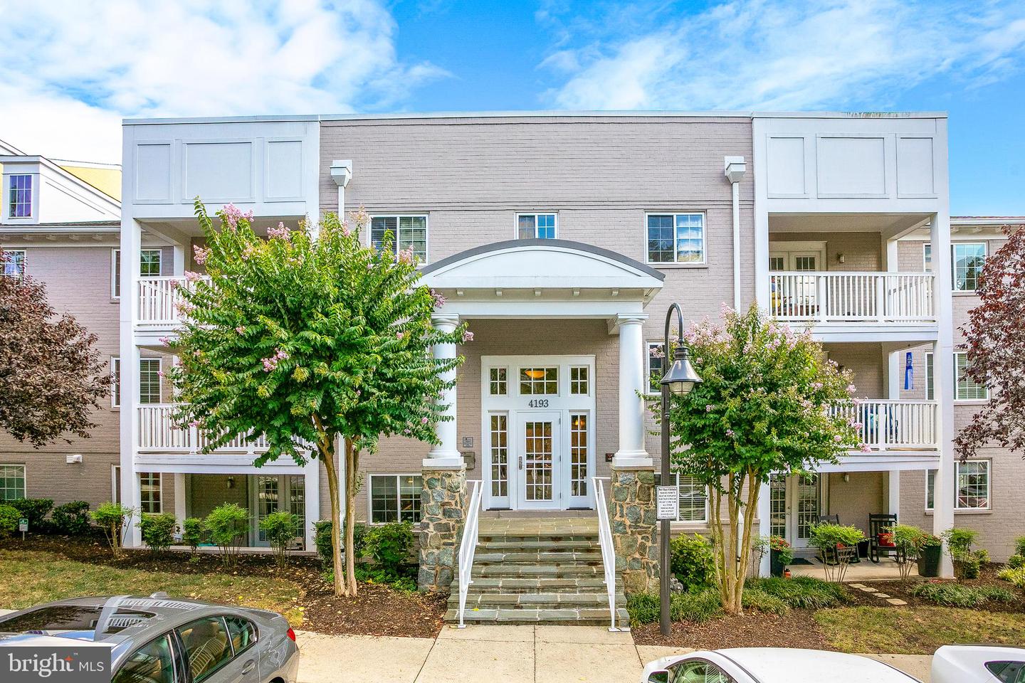 4193 S FOUR MILE RUN DR #202, ARLINGTON, Virginia 22204, 2 Bedrooms Bedrooms, ,2 BathroomsBathrooms,Residential,For sale,4193 S FOUR MILE RUN DR #202,VAAR2061948 MLS # VAAR2061948