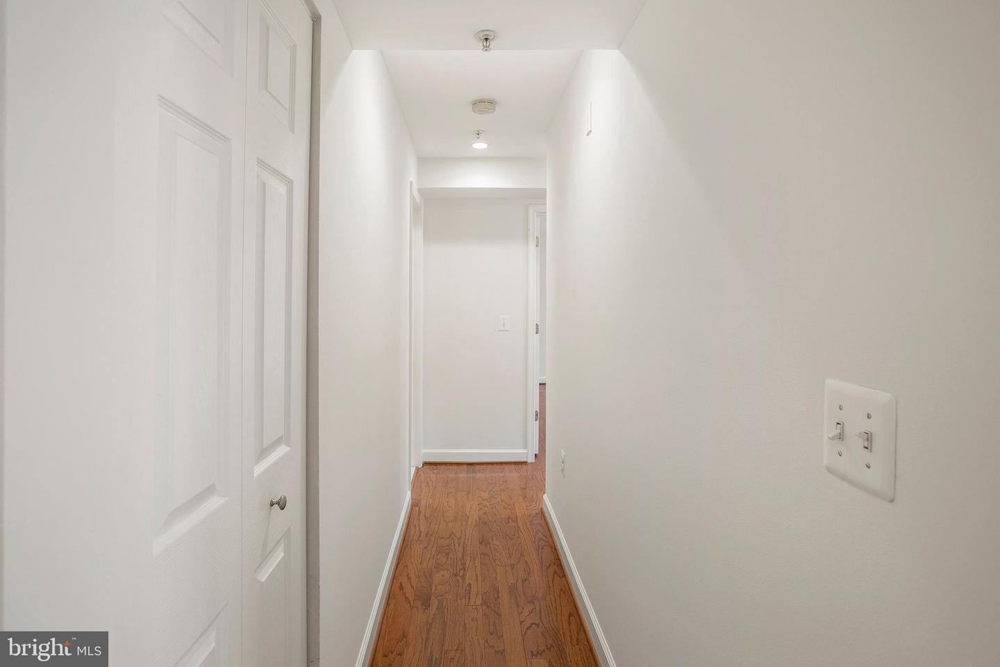 4193 S FOUR MILE RUN DR #202, ARLINGTON, Virginia 22204, 2 Bedrooms Bedrooms, ,2 BathroomsBathrooms,Residential,For sale,4193 S FOUR MILE RUN DR #202,VAAR2061948 MLS # VAAR2061948