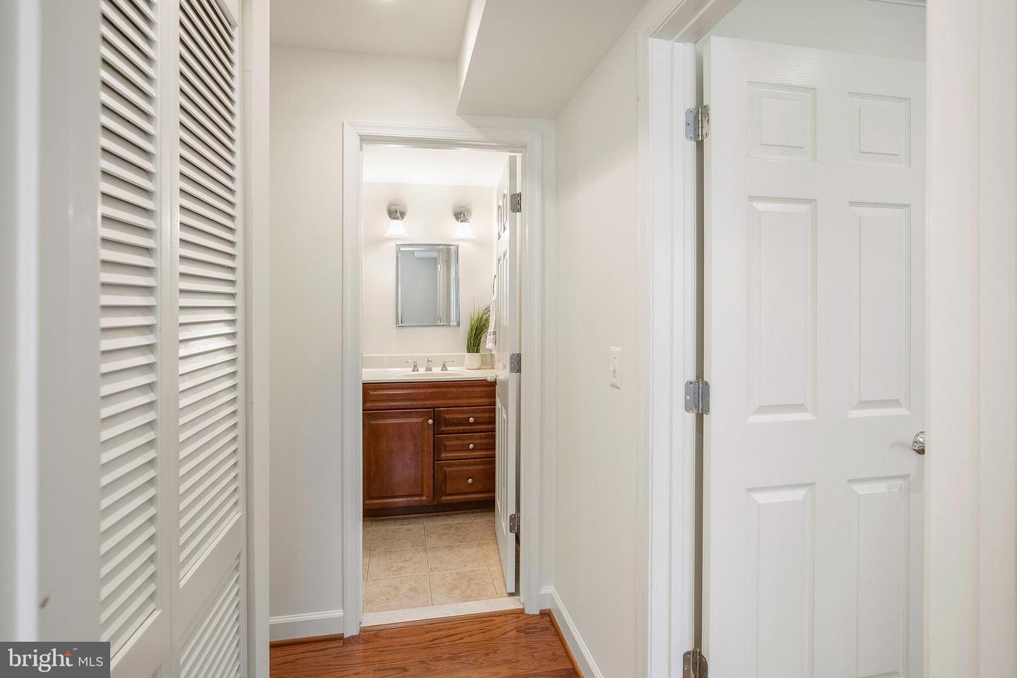 4193 S FOUR MILE RUN DR #202, ARLINGTON, Virginia 22204, 2 Bedrooms Bedrooms, ,2 BathroomsBathrooms,Residential,For sale,4193 S FOUR MILE RUN DR #202,VAAR2061948 MLS # VAAR2061948
