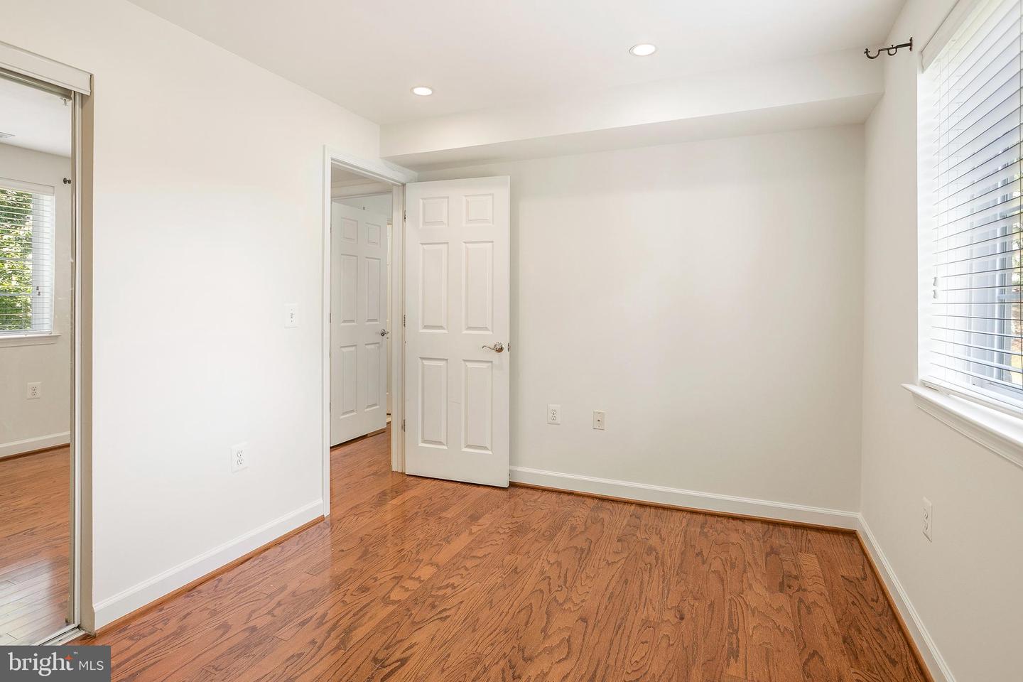 4193 S FOUR MILE RUN DR #202, ARLINGTON, Virginia 22204, 2 Bedrooms Bedrooms, ,2 BathroomsBathrooms,Residential,For sale,4193 S FOUR MILE RUN DR #202,VAAR2061948 MLS # VAAR2061948
