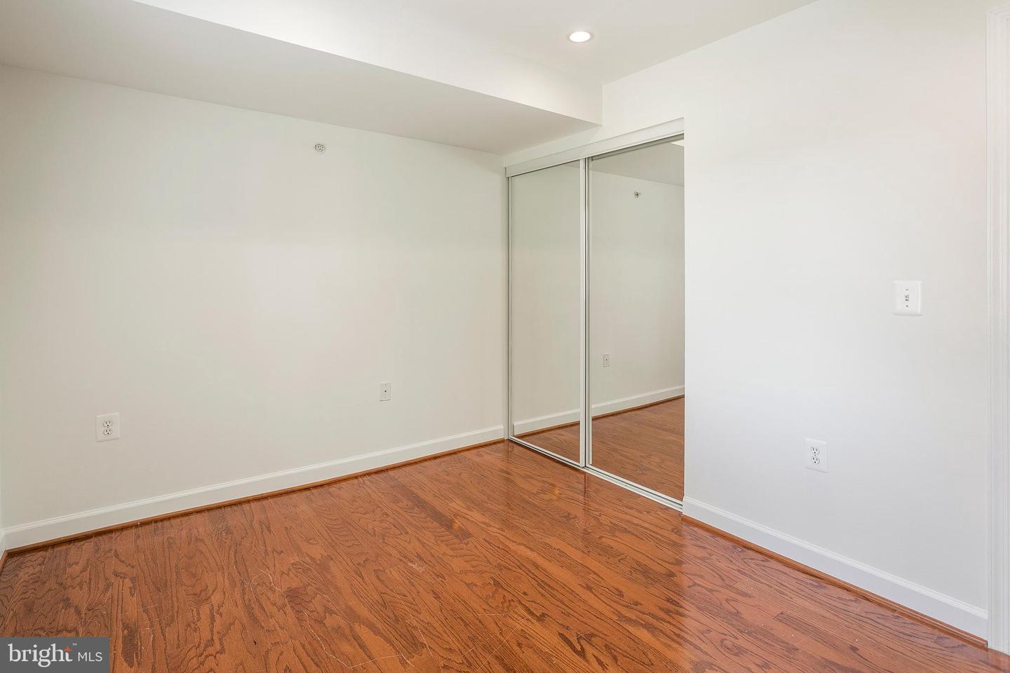 4193 S FOUR MILE RUN DR #202, ARLINGTON, Virginia 22204, 2 Bedrooms Bedrooms, ,2 BathroomsBathrooms,Residential,For sale,4193 S FOUR MILE RUN DR #202,VAAR2061948 MLS # VAAR2061948