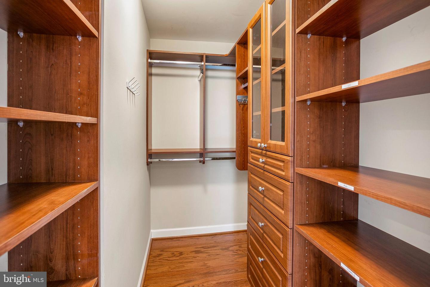 4193 S FOUR MILE RUN DR #202, ARLINGTON, Virginia 22204, 2 Bedrooms Bedrooms, ,2 BathroomsBathrooms,Residential,For sale,4193 S FOUR MILE RUN DR #202,VAAR2061948 MLS # VAAR2061948