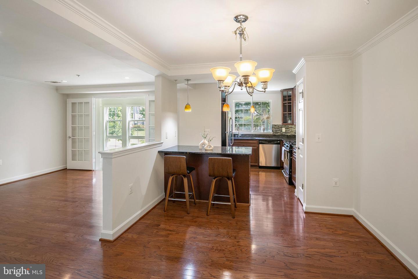 4193 S FOUR MILE RUN DR #202, ARLINGTON, Virginia 22204, 2 Bedrooms Bedrooms, ,2 BathroomsBathrooms,Residential,For sale,4193 S FOUR MILE RUN DR #202,VAAR2061948 MLS # VAAR2061948