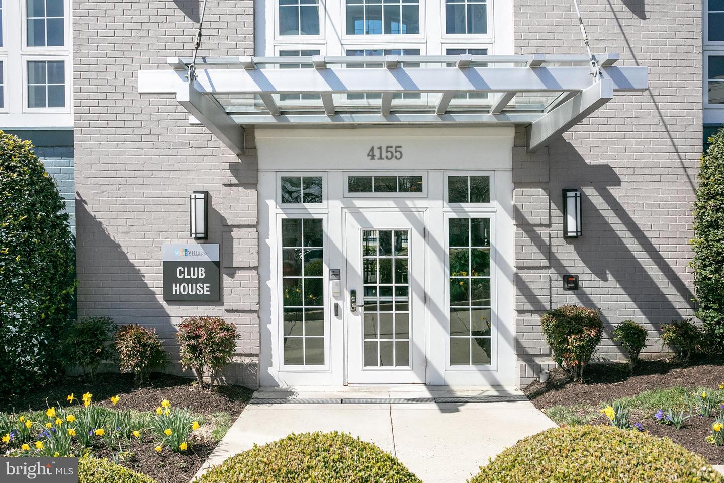 4193 S FOUR MILE RUN DR #202, ARLINGTON, Virginia 22204, 2 Bedrooms Bedrooms, ,2 BathroomsBathrooms,Residential,For sale,4193 S FOUR MILE RUN DR #202,VAAR2061948 MLS # VAAR2061948