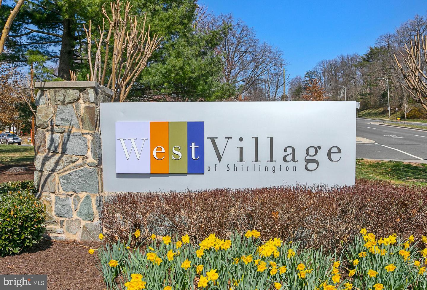 4193 S FOUR MILE RUN DR #202, ARLINGTON, Virginia 22204, 2 Bedrooms Bedrooms, ,2 BathroomsBathrooms,Residential,For sale,4193 S FOUR MILE RUN DR #202,VAAR2061948 MLS # VAAR2061948