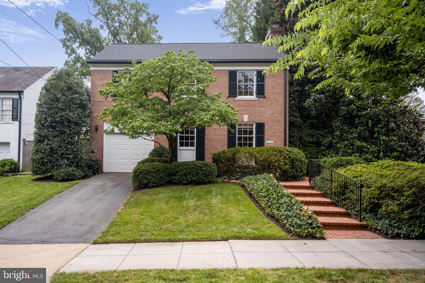 4846 VAN NESS ST NW, WASHINGTON, District Of Columbia 20016, 5 Bedrooms Bedrooms, ,4 BathroomsBathrooms,Residential,For sale,4846 VAN NESS ST NW,DCDC2213948 MLS # DCDC2213948