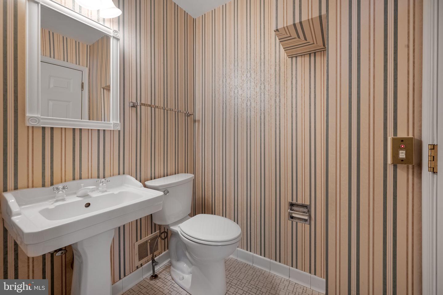 4846 VAN NESS ST NW, WASHINGTON, District Of Columbia 20016, 5 Bedrooms Bedrooms, ,4 BathroomsBathrooms,Residential,For sale,4846 VAN NESS ST NW,DCDC2213948 MLS # DCDC2213948