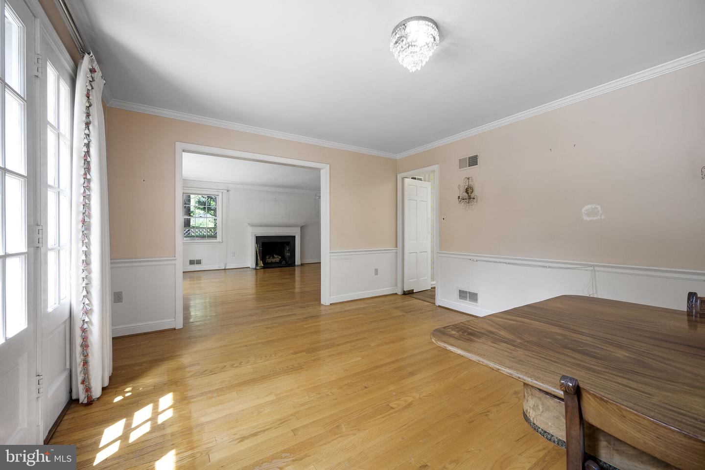 4846 VAN NESS ST NW, WASHINGTON, District Of Columbia 20016, 5 Bedrooms Bedrooms, ,4 BathroomsBathrooms,Residential,For sale,4846 VAN NESS ST NW,DCDC2213948 MLS # DCDC2213948