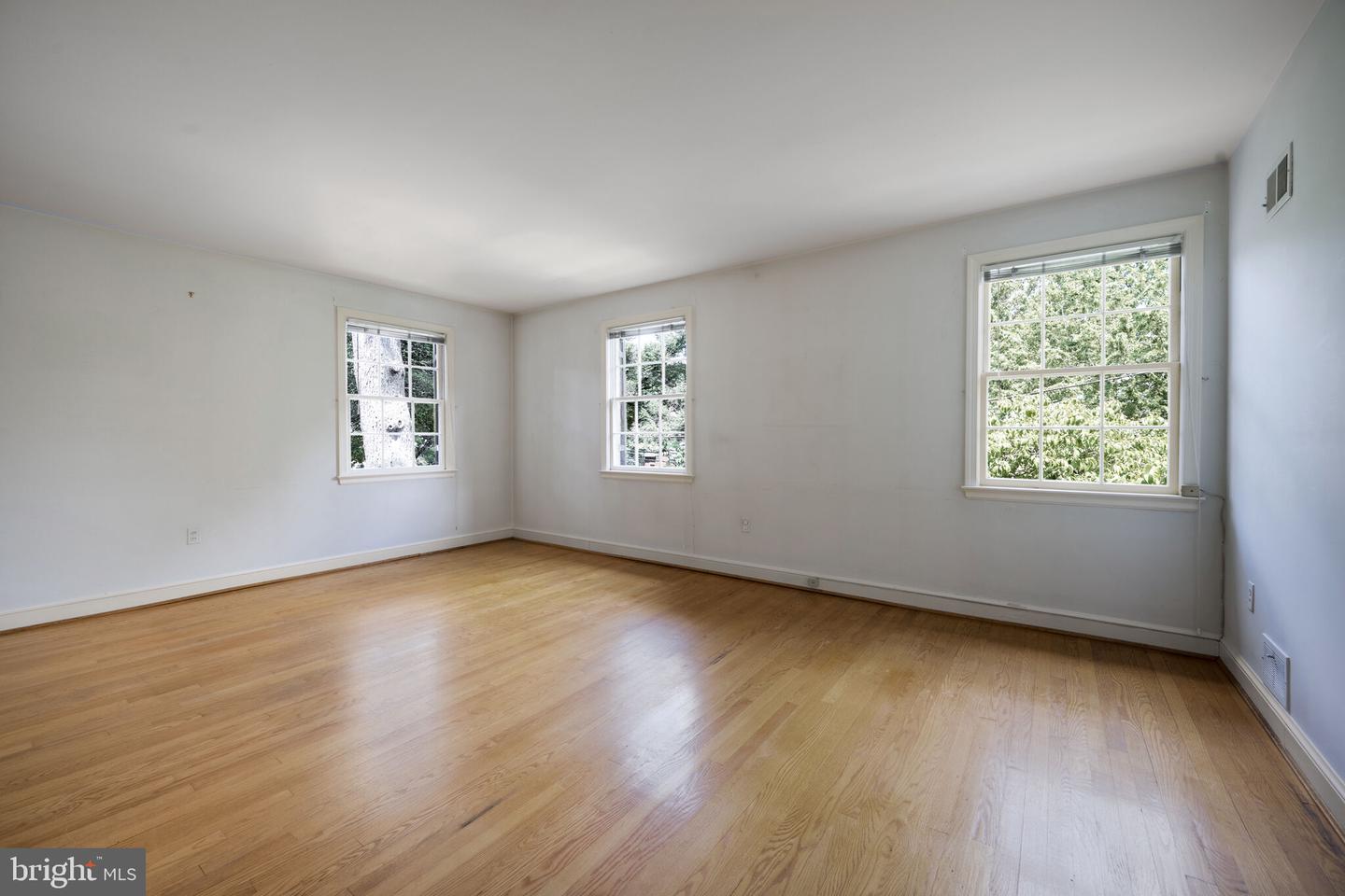 4846 VAN NESS ST NW, WASHINGTON, District Of Columbia 20016, 5 Bedrooms Bedrooms, ,4 BathroomsBathrooms,Residential,For sale,4846 VAN NESS ST NW,DCDC2213948 MLS # DCDC2213948