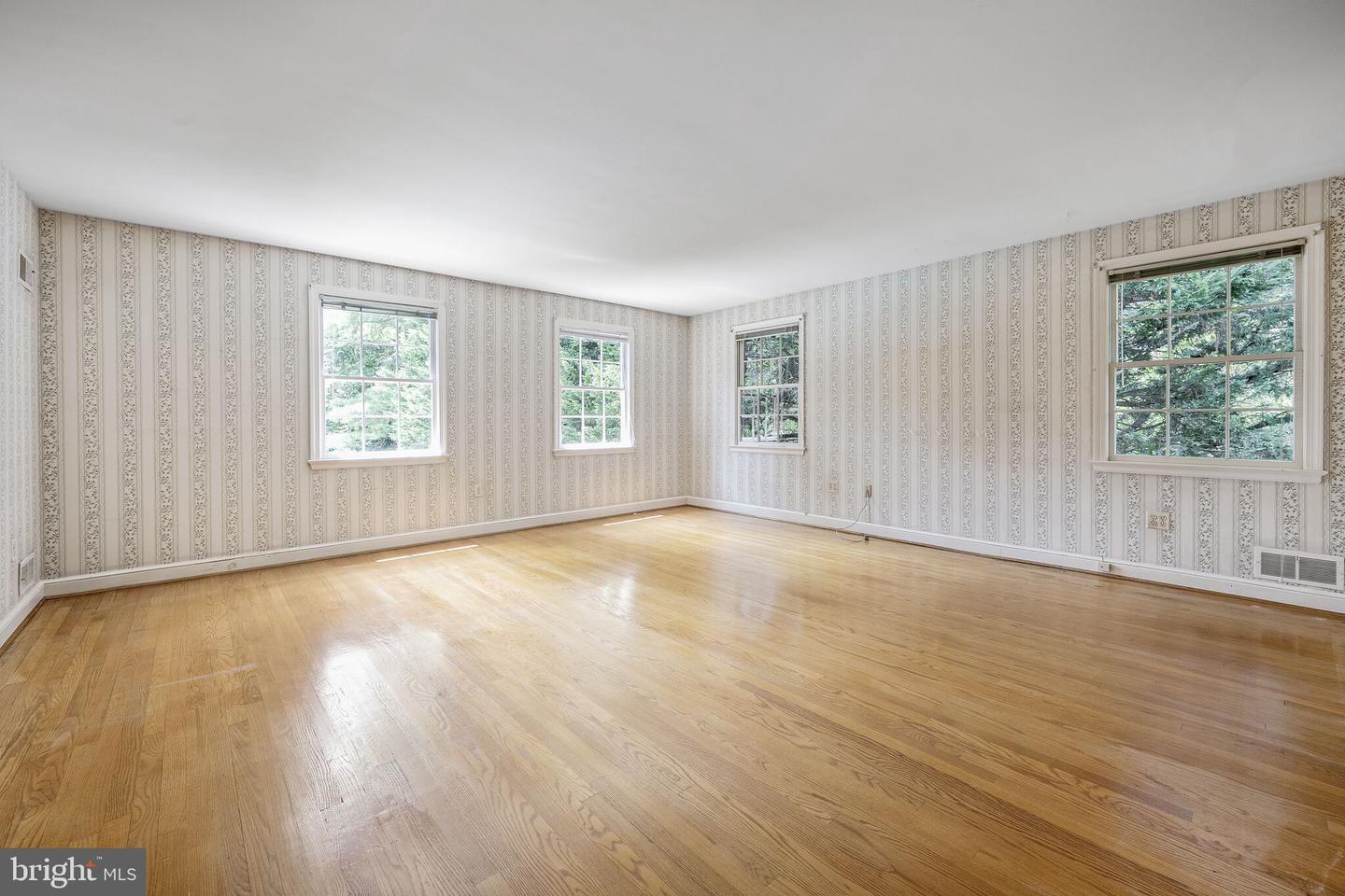 4846 VAN NESS ST NW, WASHINGTON, District Of Columbia 20016, 5 Bedrooms Bedrooms, ,4 BathroomsBathrooms,Residential,For sale,4846 VAN NESS ST NW,DCDC2213948 MLS # DCDC2213948