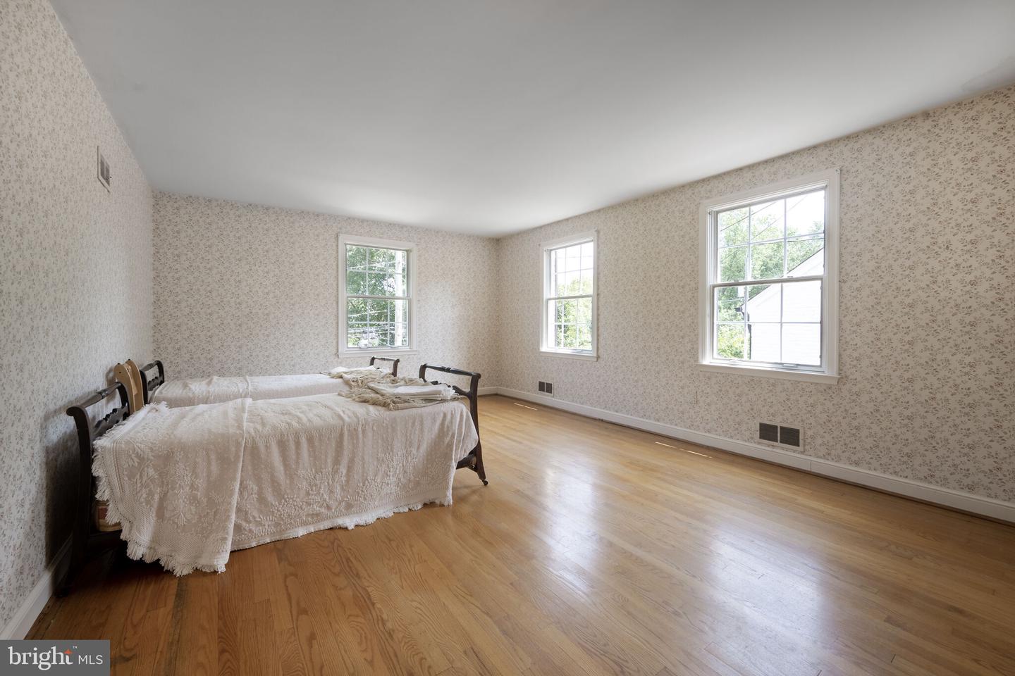 4846 VAN NESS ST NW, WASHINGTON, District Of Columbia 20016, 5 Bedrooms Bedrooms, ,4 BathroomsBathrooms,Residential,For sale,4846 VAN NESS ST NW,DCDC2213948 MLS # DCDC2213948