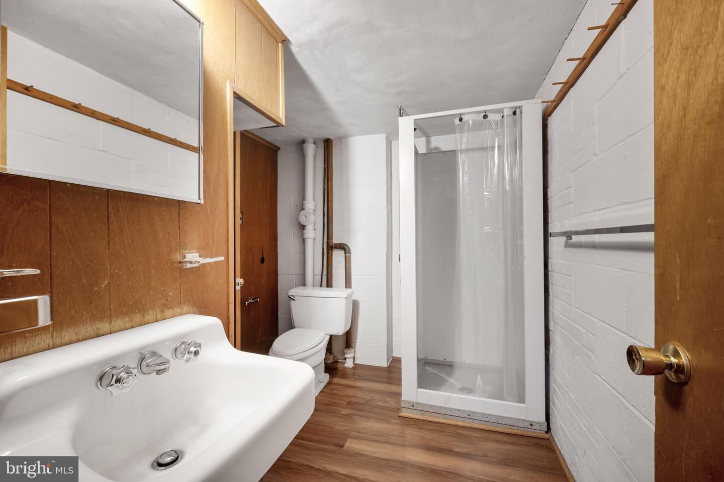 4846 VAN NESS ST NW, WASHINGTON, District Of Columbia 20016, 5 Bedrooms Bedrooms, ,4 BathroomsBathrooms,Residential,For sale,4846 VAN NESS ST NW,DCDC2213948 MLS # DCDC2213948