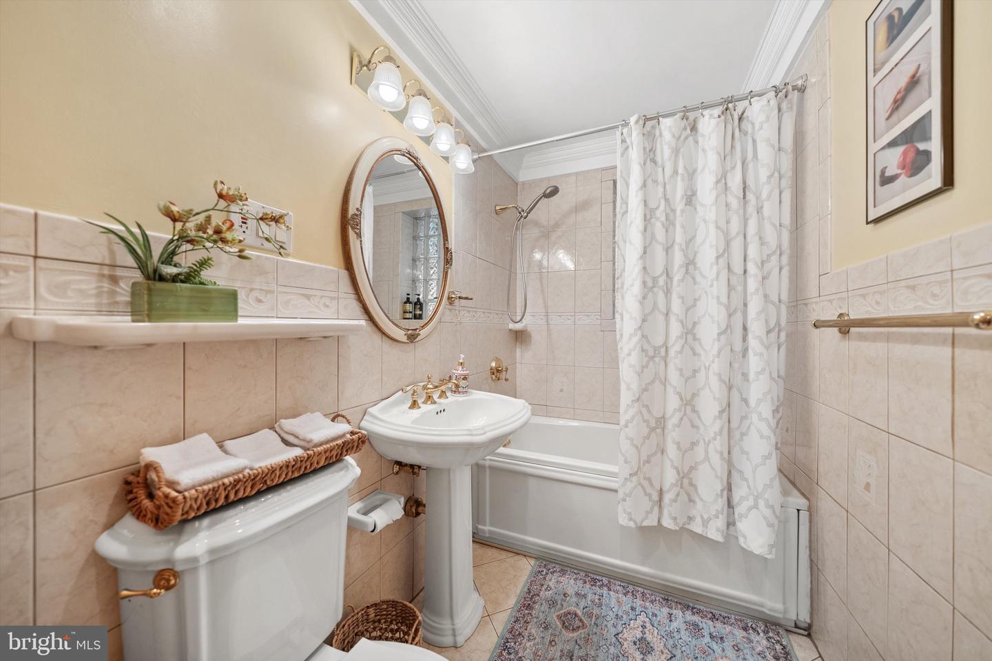 2131 GRAYSON PL, FALLS CHURCH, Virginia 22043, 5 Bedrooms Bedrooms, ,3 BathroomsBathrooms,Residential,For sale,2131 GRAYSON PL,VAFX2259784 MLS # VAFX2259784