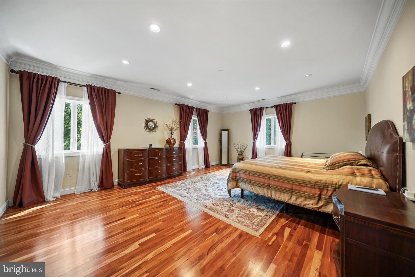 2131 GRAYSON PL, FALLS CHURCH, Virginia 22043, 5 Bedrooms Bedrooms, ,3 BathroomsBathrooms,Residential,For sale,2131 GRAYSON PL,VAFX2259784 MLS # VAFX2259784