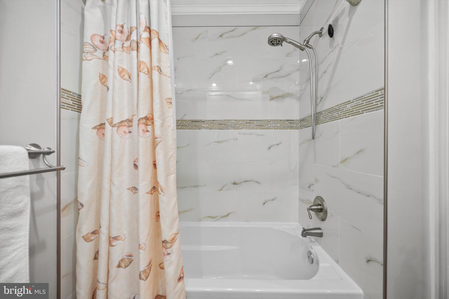 2131 GRAYSON PL, FALLS CHURCH, Virginia 22043, 5 Bedrooms Bedrooms, ,3 BathroomsBathrooms,Residential,For sale,2131 GRAYSON PL,VAFX2259784 MLS # VAFX2259784