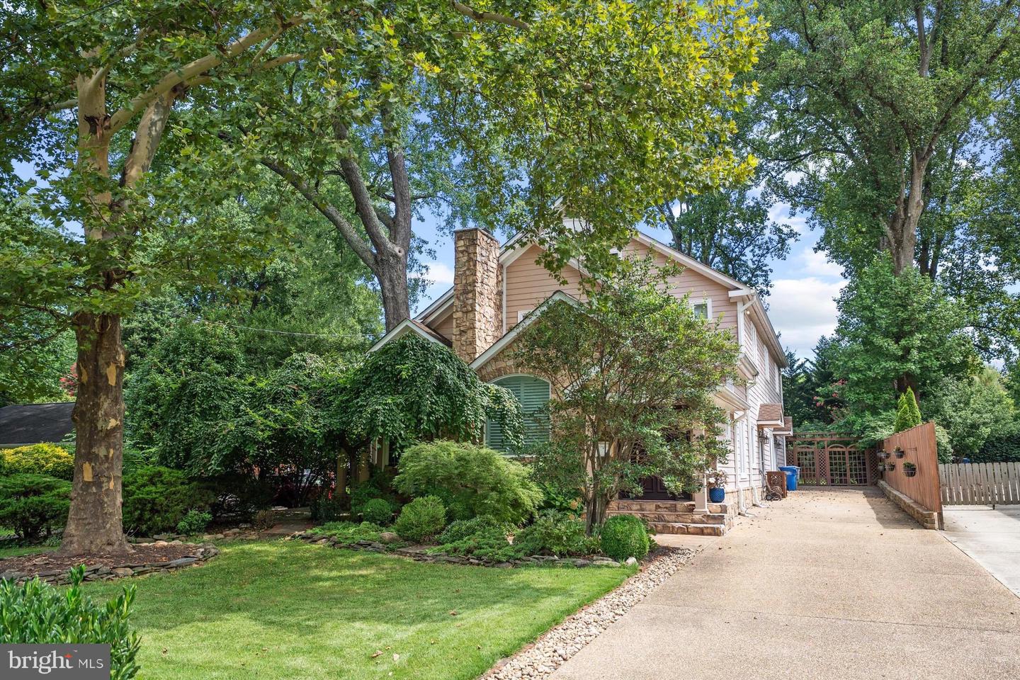 2131 GRAYSON PL, FALLS CHURCH, Virginia 22043, 5 Bedrooms Bedrooms, ,3 BathroomsBathrooms,Residential,For sale,2131 GRAYSON PL,VAFX2259784 MLS # VAFX2259784