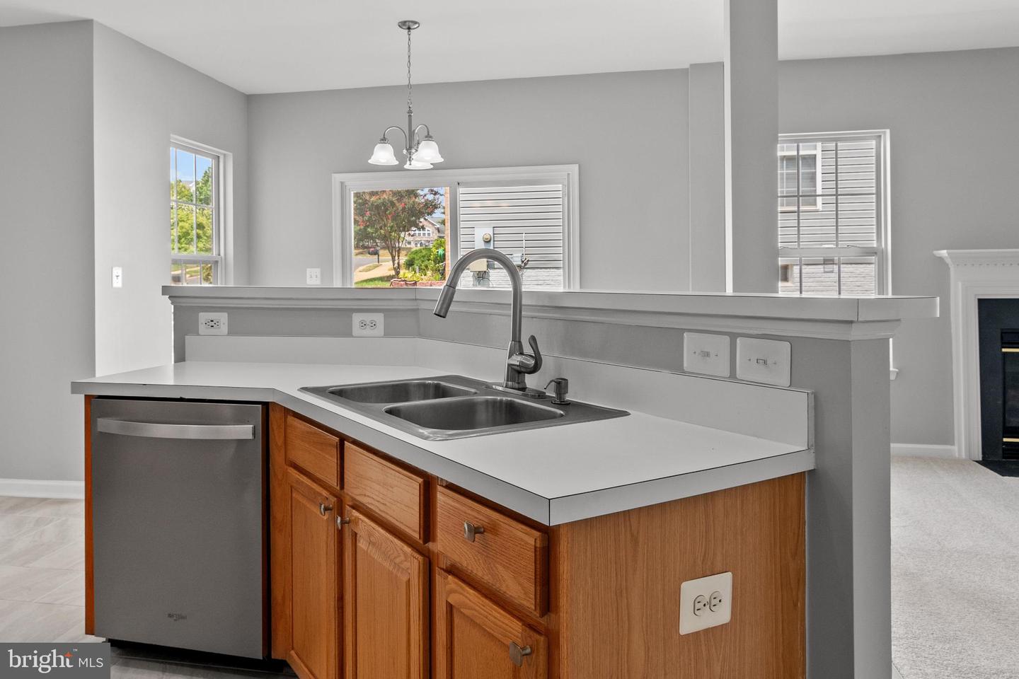 322 WHIPP DR SE, LEESBURG, Virginia 20175, 4 Bedrooms Bedrooms, 14 Rooms Rooms,3 BathroomsBathrooms,Residential,For sale,322 WHIPP DR SE,VALO2104094 MLS # VALO2104094