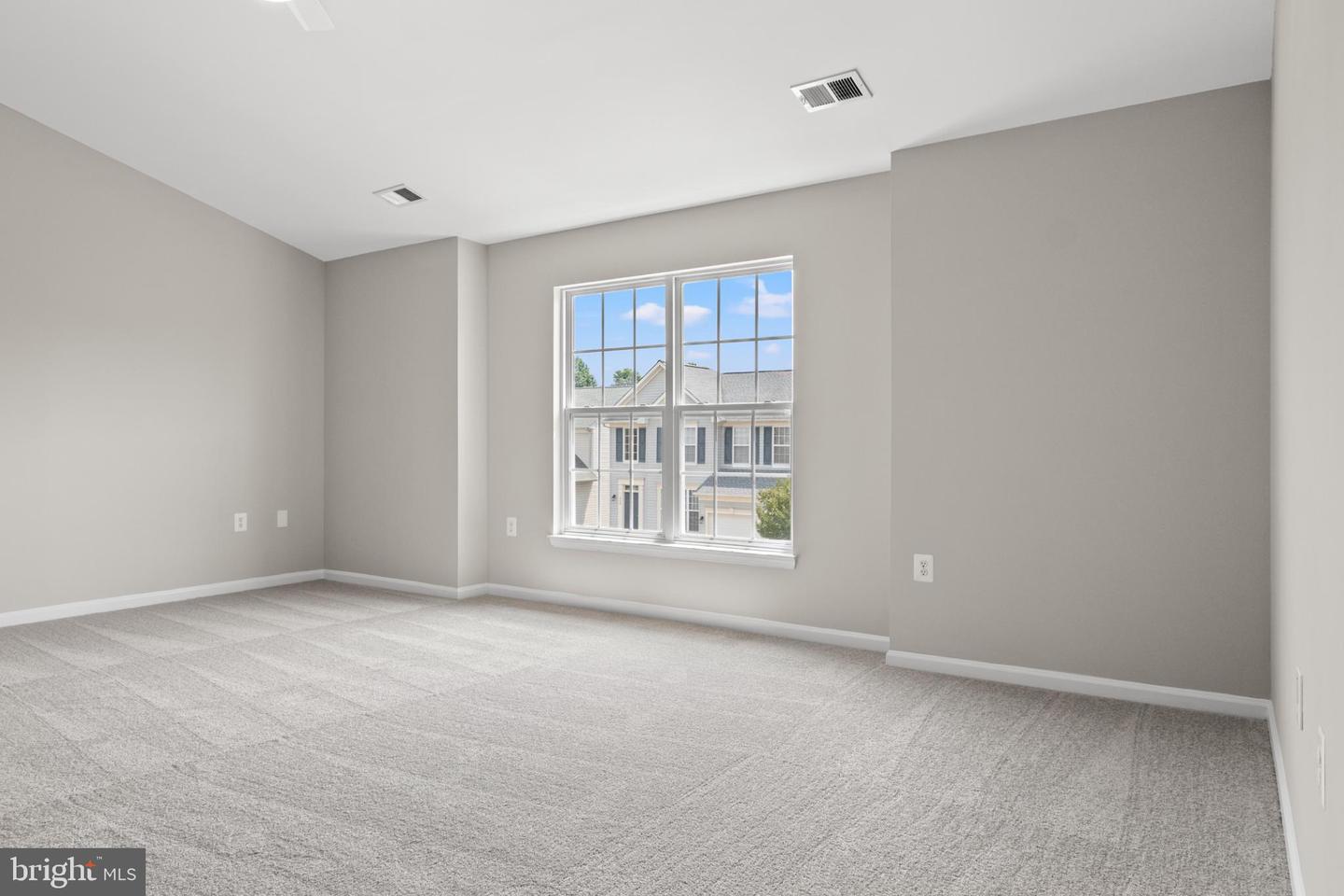 322 WHIPP DR SE, LEESBURG, Virginia 20175, 4 Bedrooms Bedrooms, 14 Rooms Rooms,3 BathroomsBathrooms,Residential,For sale,322 WHIPP DR SE,VALO2104094 MLS # VALO2104094
