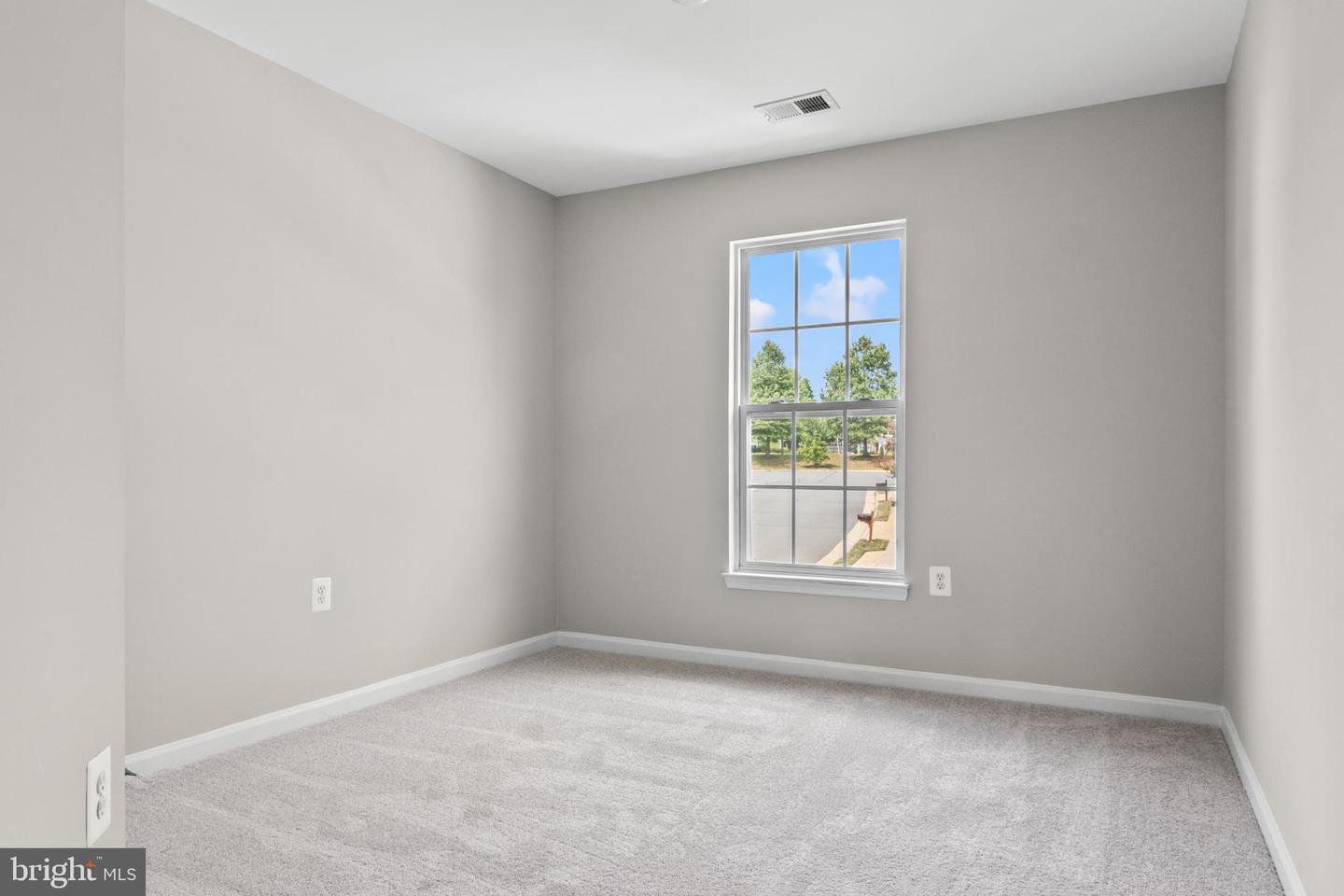 322 WHIPP DR SE, LEESBURG, Virginia 20175, 4 Bedrooms Bedrooms, 14 Rooms Rooms,3 BathroomsBathrooms,Residential,For sale,322 WHIPP DR SE,VALO2104094 MLS # VALO2104094