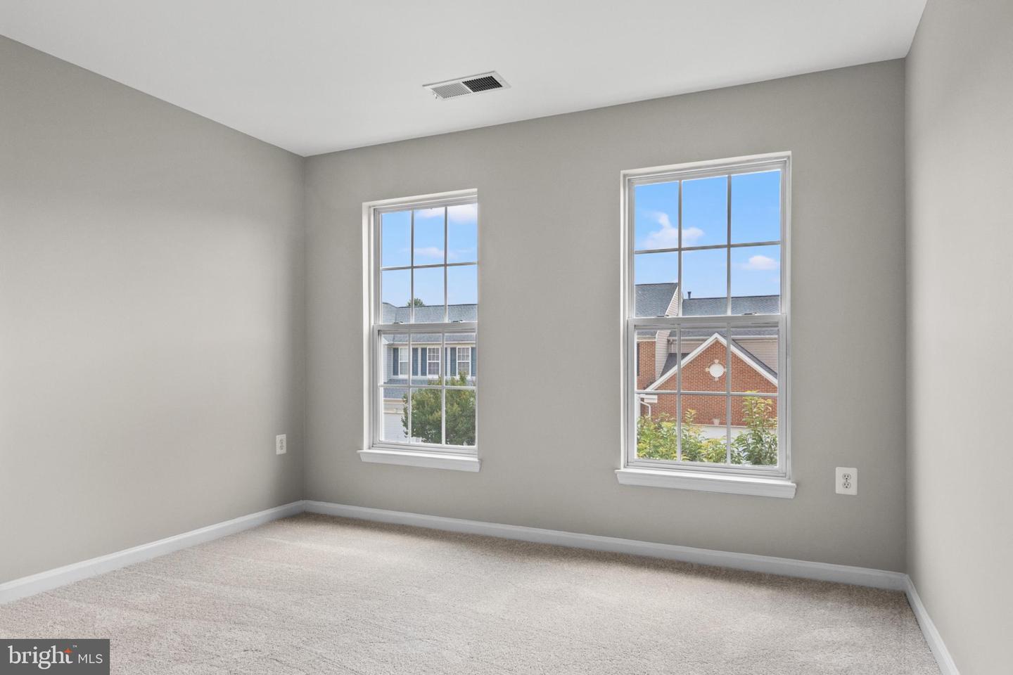 322 WHIPP DR SE, LEESBURG, Virginia 20175, 4 Bedrooms Bedrooms, 14 Rooms Rooms,3 BathroomsBathrooms,Residential,For sale,322 WHIPP DR SE,VALO2104094 MLS # VALO2104094