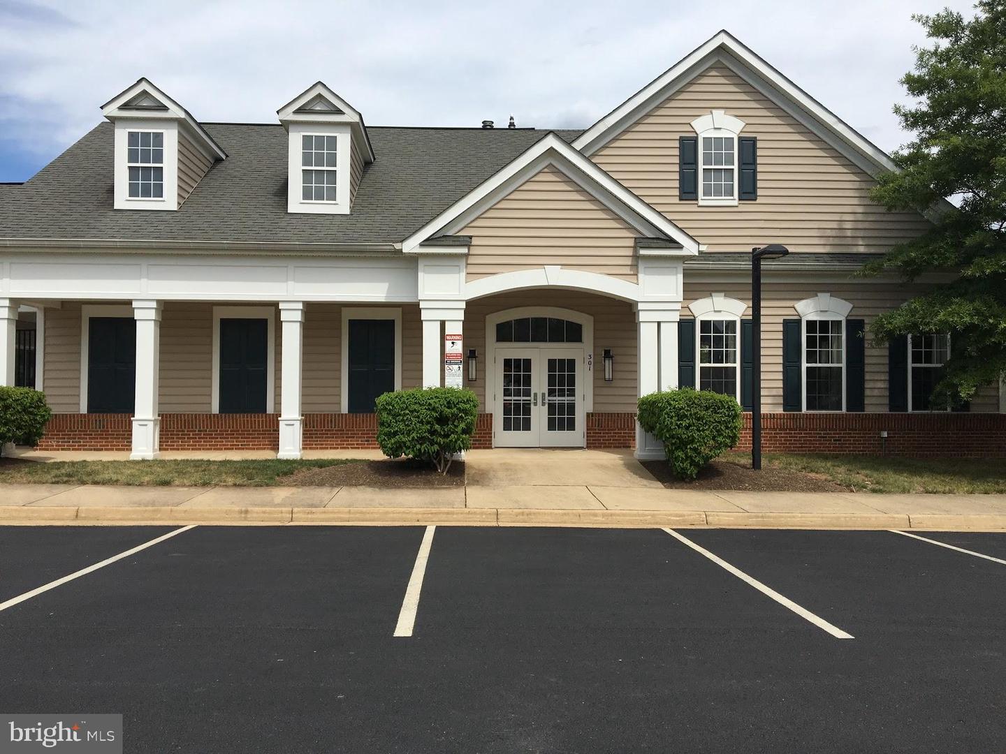 322 WHIPP DR SE, LEESBURG, Virginia 20175, 4 Bedrooms Bedrooms, 14 Rooms Rooms,3 BathroomsBathrooms,Residential,For sale,322 WHIPP DR SE,VALO2104094 MLS # VALO2104094