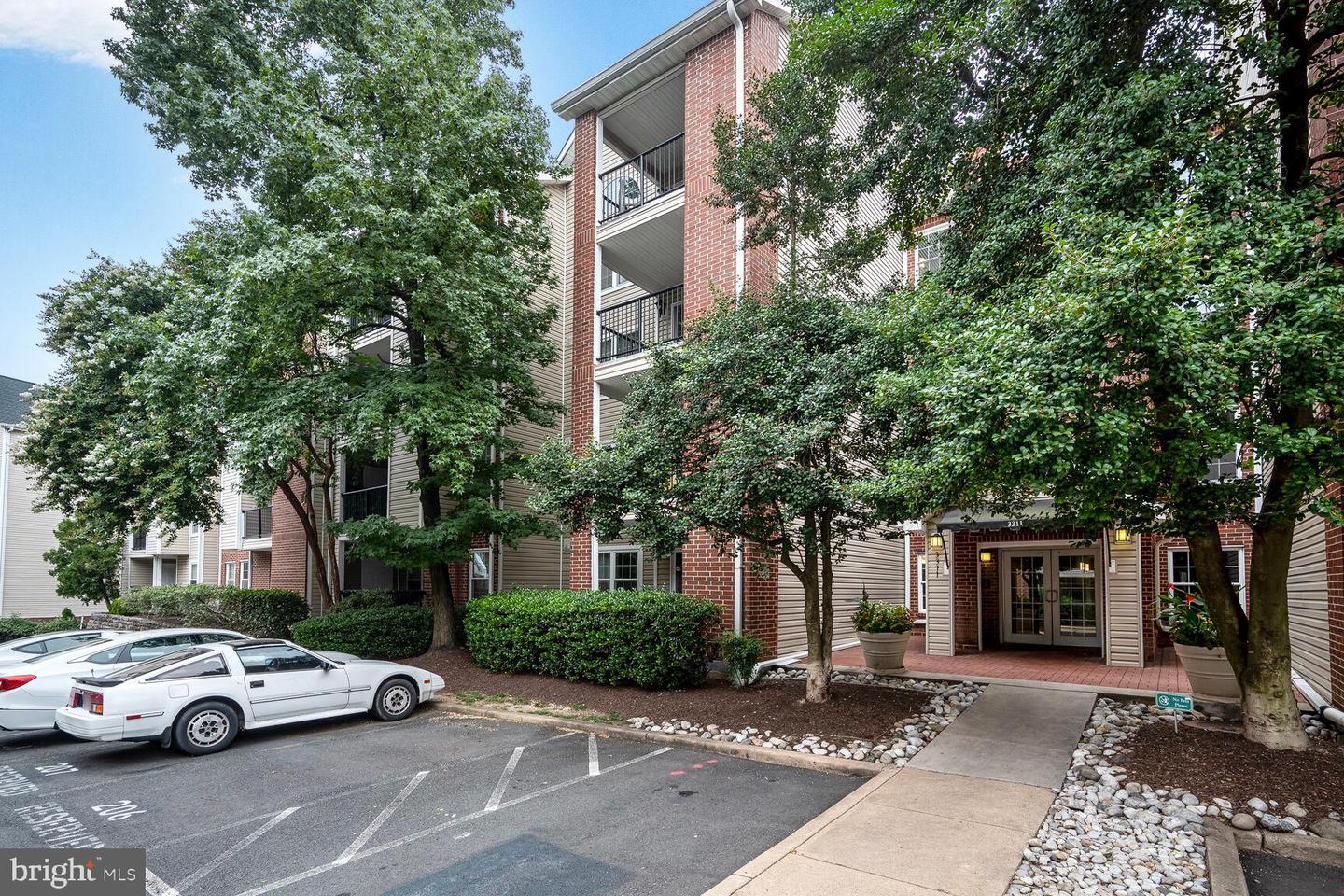 3311 WYNDHAM CIR #1193, ALEXANDRIA, Virginia 22302, ,Residential,For sale,3311 WYNDHAM CIR #1193,VAAX2048322 MLS # VAAX2048322