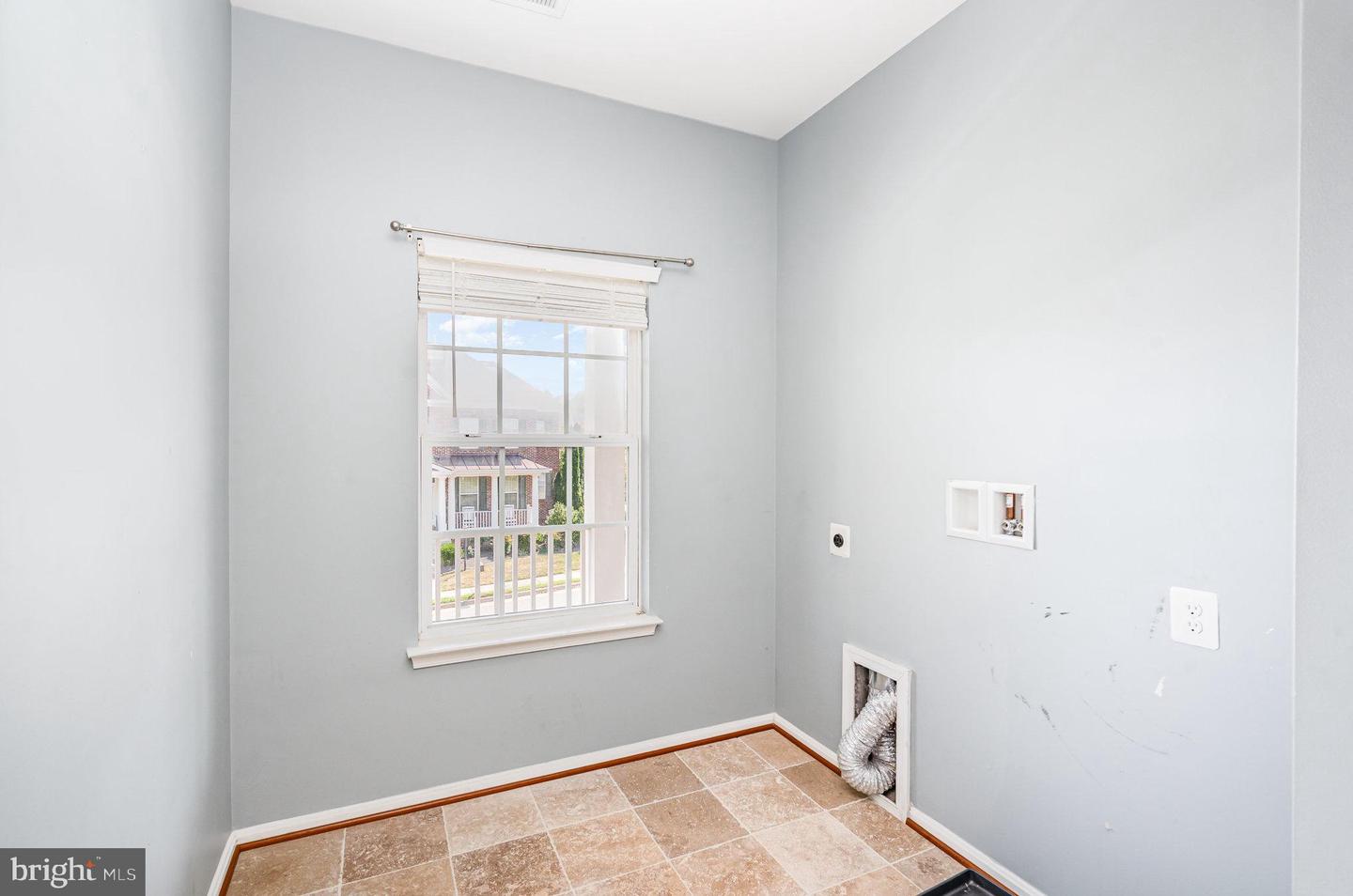 43168 NIKOS ST, LEESBURG, Virginia 20176, 5 Bedrooms Bedrooms, ,3 BathroomsBathrooms,Residential,For sale,43168 NIKOS ST,VALO2104106 MLS # VALO2104106