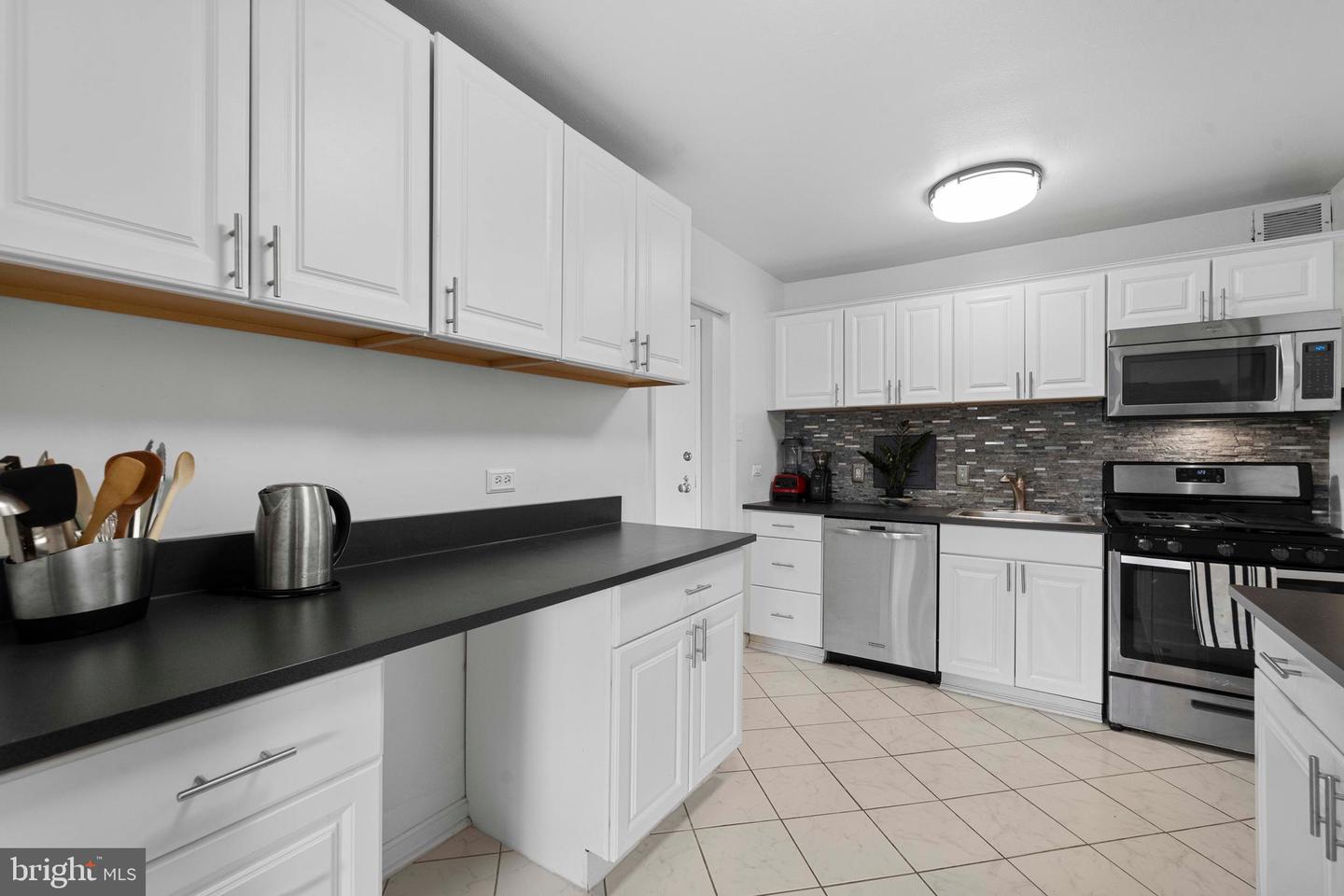 4501 ARLINGTON BLVD #408, ARLINGTON, Virginia 22203, 2 Bedrooms Bedrooms, ,1 BathroomBathrooms,Residential,For sale,4501 ARLINGTON BLVD #408,VAAR2062008 MLS # VAAR2062008