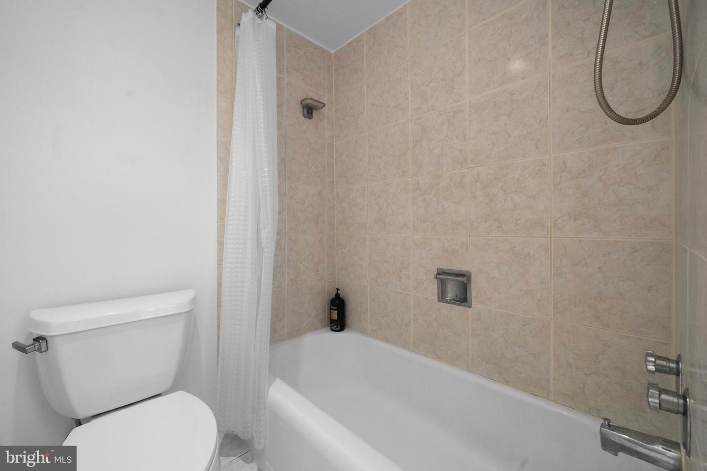 4501 ARLINGTON BLVD #408, ARLINGTON, Virginia 22203, 2 Bedrooms Bedrooms, ,1 BathroomBathrooms,Residential,For sale,4501 ARLINGTON BLVD #408,VAAR2062008 MLS # VAAR2062008