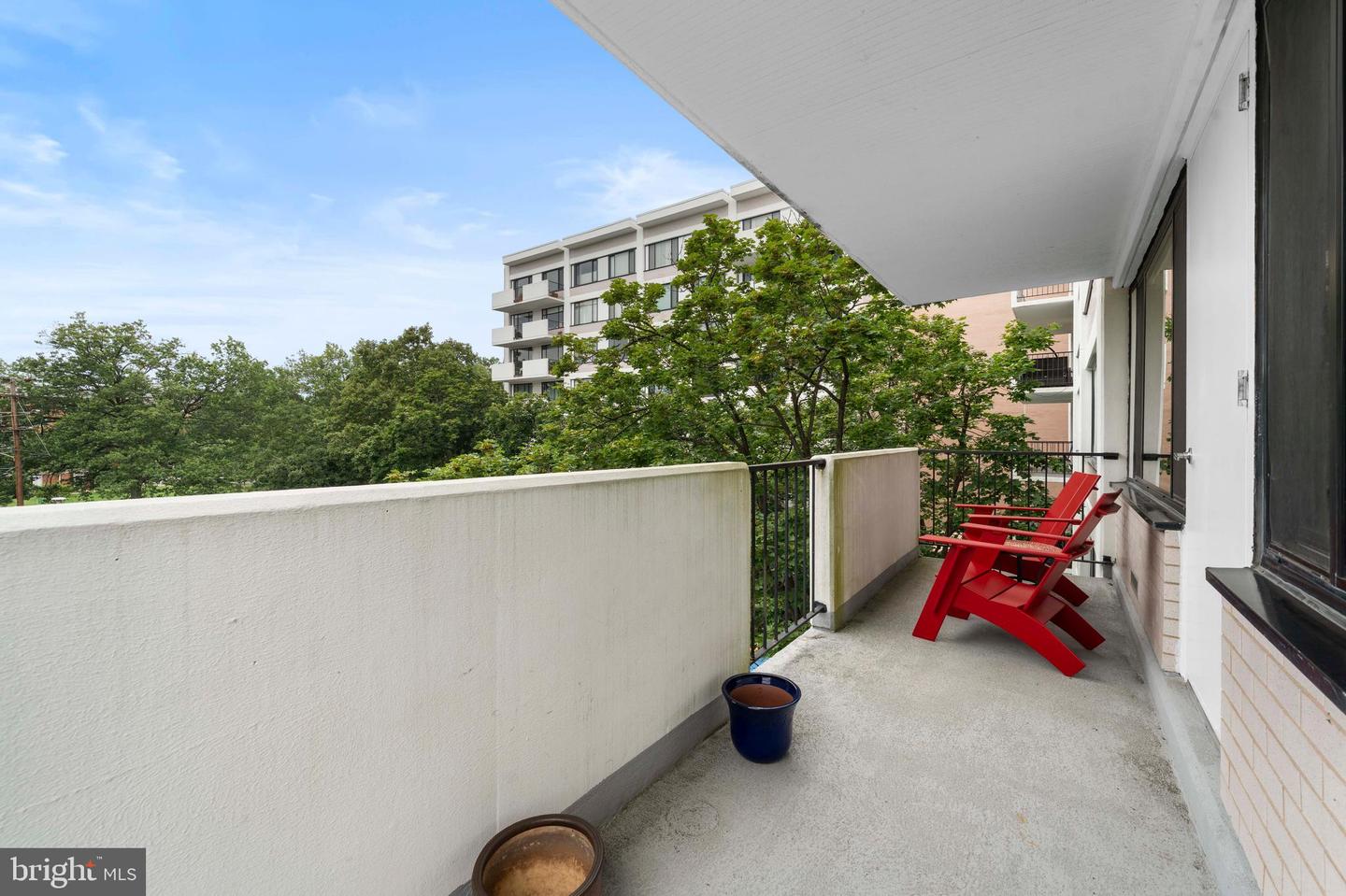 4501 ARLINGTON BLVD #408, ARLINGTON, Virginia 22203, 2 Bedrooms Bedrooms, ,1 BathroomBathrooms,Residential,For sale,4501 ARLINGTON BLVD #408,VAAR2062008 MLS # VAAR2062008