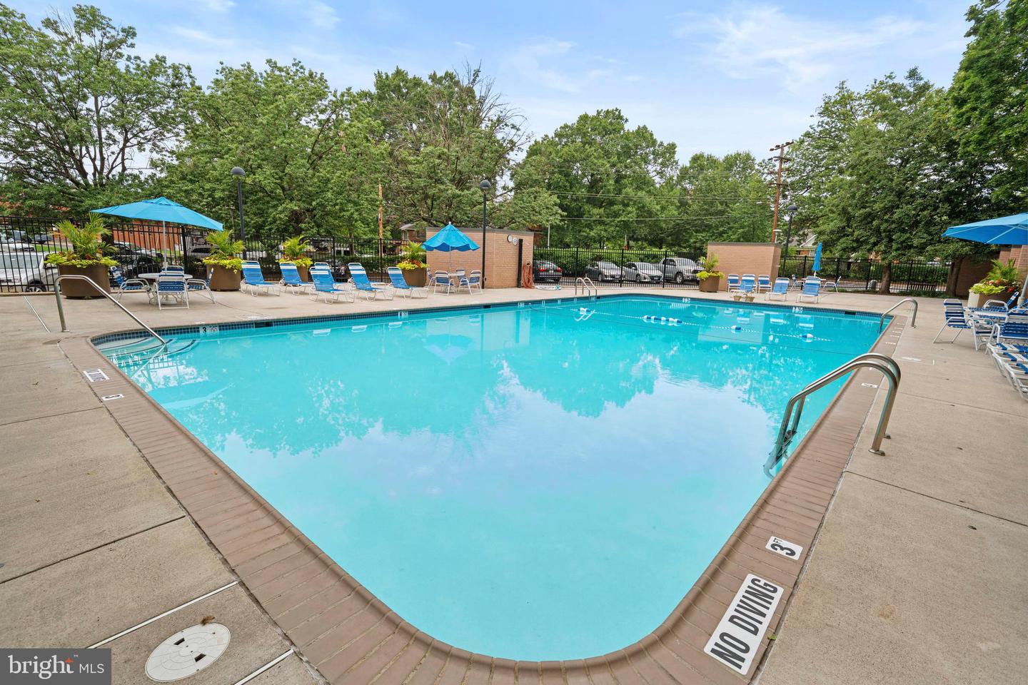 4501 ARLINGTON BLVD #408, ARLINGTON, Virginia 22203, 2 Bedrooms Bedrooms, ,1 BathroomBathrooms,Residential,For sale,4501 ARLINGTON BLVD #408,VAAR2062008 MLS # VAAR2062008