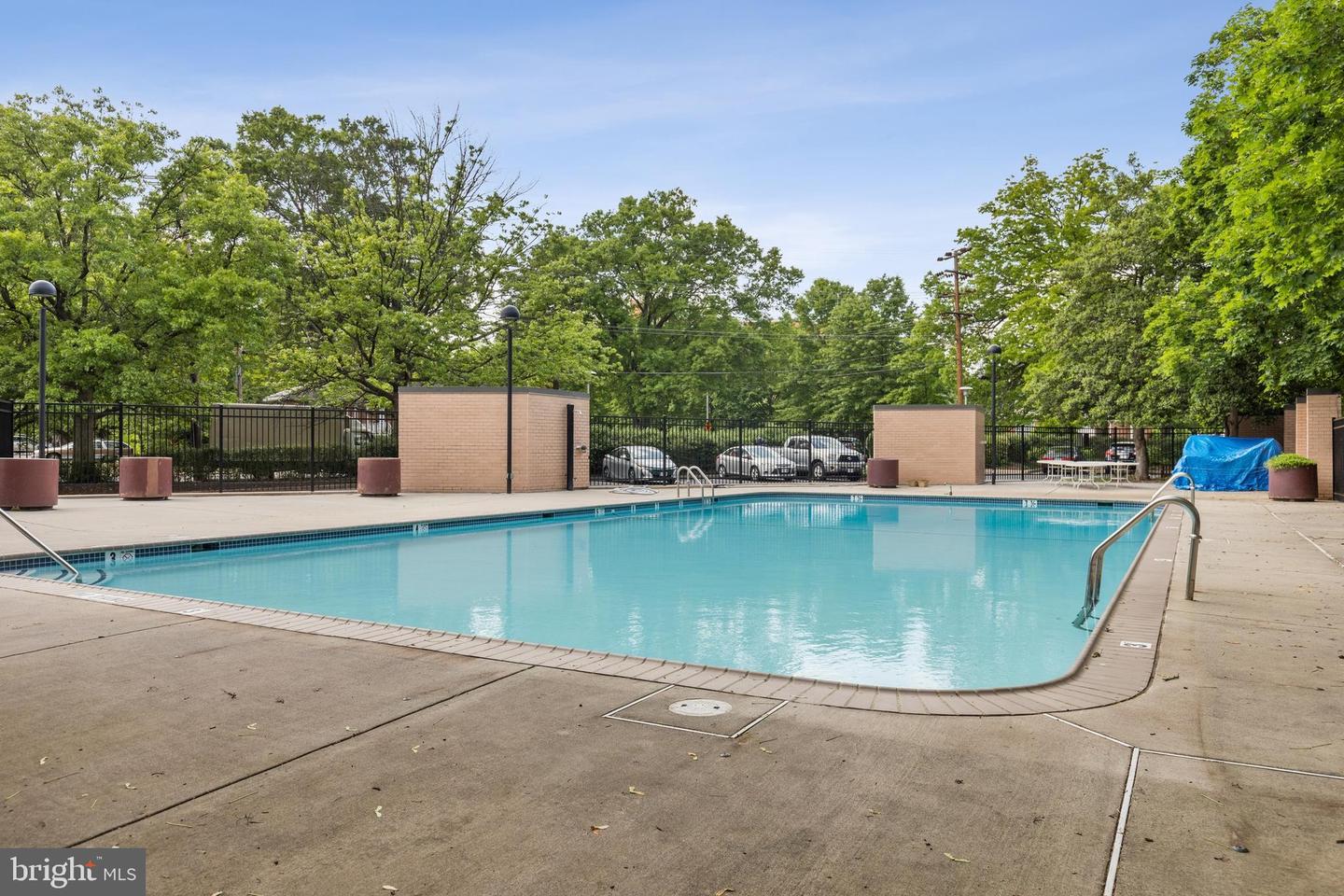 4501 ARLINGTON BLVD #408, ARLINGTON, Virginia 22203, 2 Bedrooms Bedrooms, ,1 BathroomBathrooms,Residential,For sale,4501 ARLINGTON BLVD #408,VAAR2062008 MLS # VAAR2062008