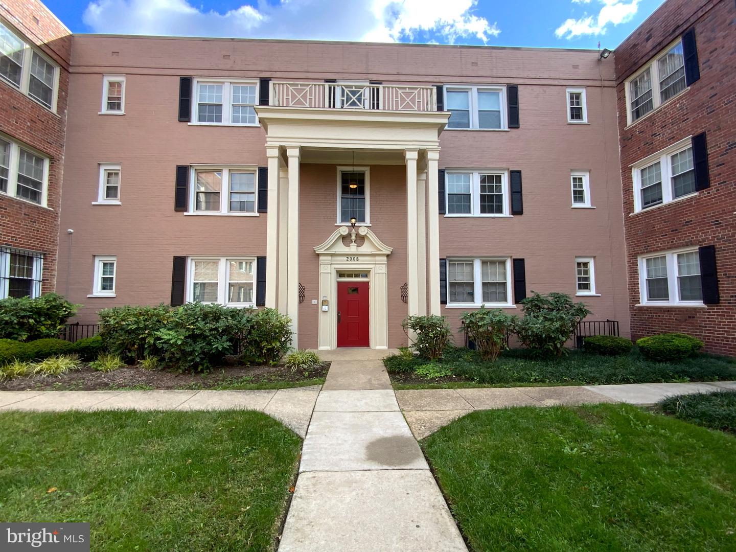 2008 FORT DAVIS ST SE #301, WASHINGTON, District Of Columbia 20020, 2 Bedrooms Bedrooms, ,1 BathroomBathrooms,Residential,For sale,2008 FORT DAVIS ST SE #301,DCDC2214180 MLS # DCDC2214180