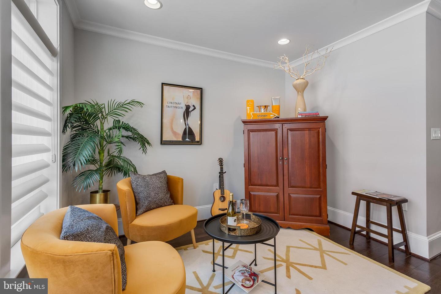 10372 SAGER AVE, FAIRFAX, Virginia 22030, 3 Bedrooms Bedrooms, ,3 BathroomsBathrooms,Residential,For sale,10372 SAGER AVE,VAFC2006752 MLS # VAFC2006752