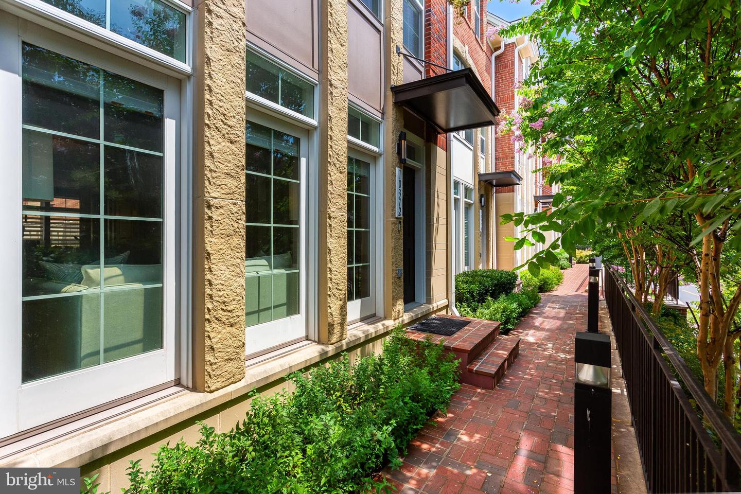 10372 SAGER AVE, FAIRFAX, Virginia 22030, 3 Bedrooms Bedrooms, ,3 BathroomsBathrooms,Residential,For sale,10372 SAGER AVE,VAFC2006752 MLS # VAFC2006752