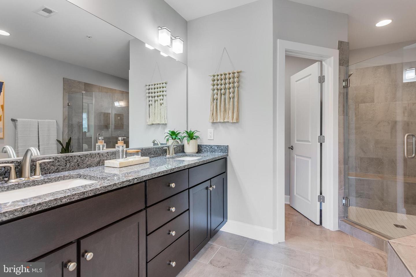 10372 SAGER AVE, FAIRFAX, Virginia 22030, 3 Bedrooms Bedrooms, ,3 BathroomsBathrooms,Residential,For sale,10372 SAGER AVE,VAFC2006752 MLS # VAFC2006752
